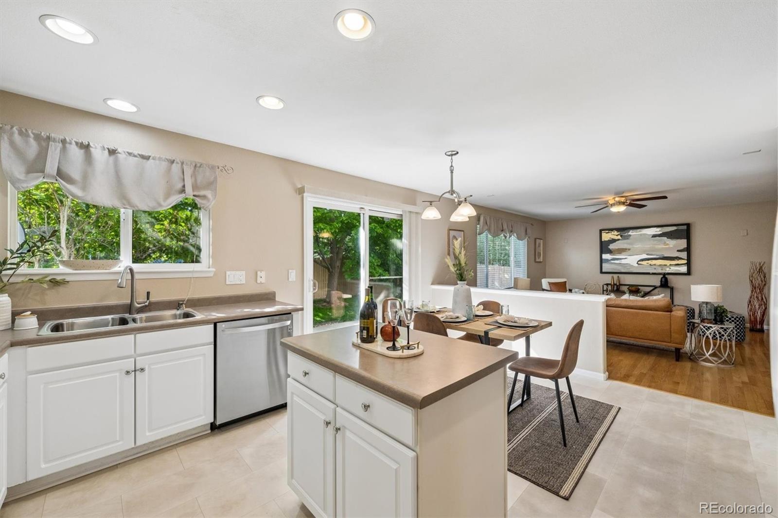 MLS Image #7 for 5652 s yakima way,aurora, Colorado