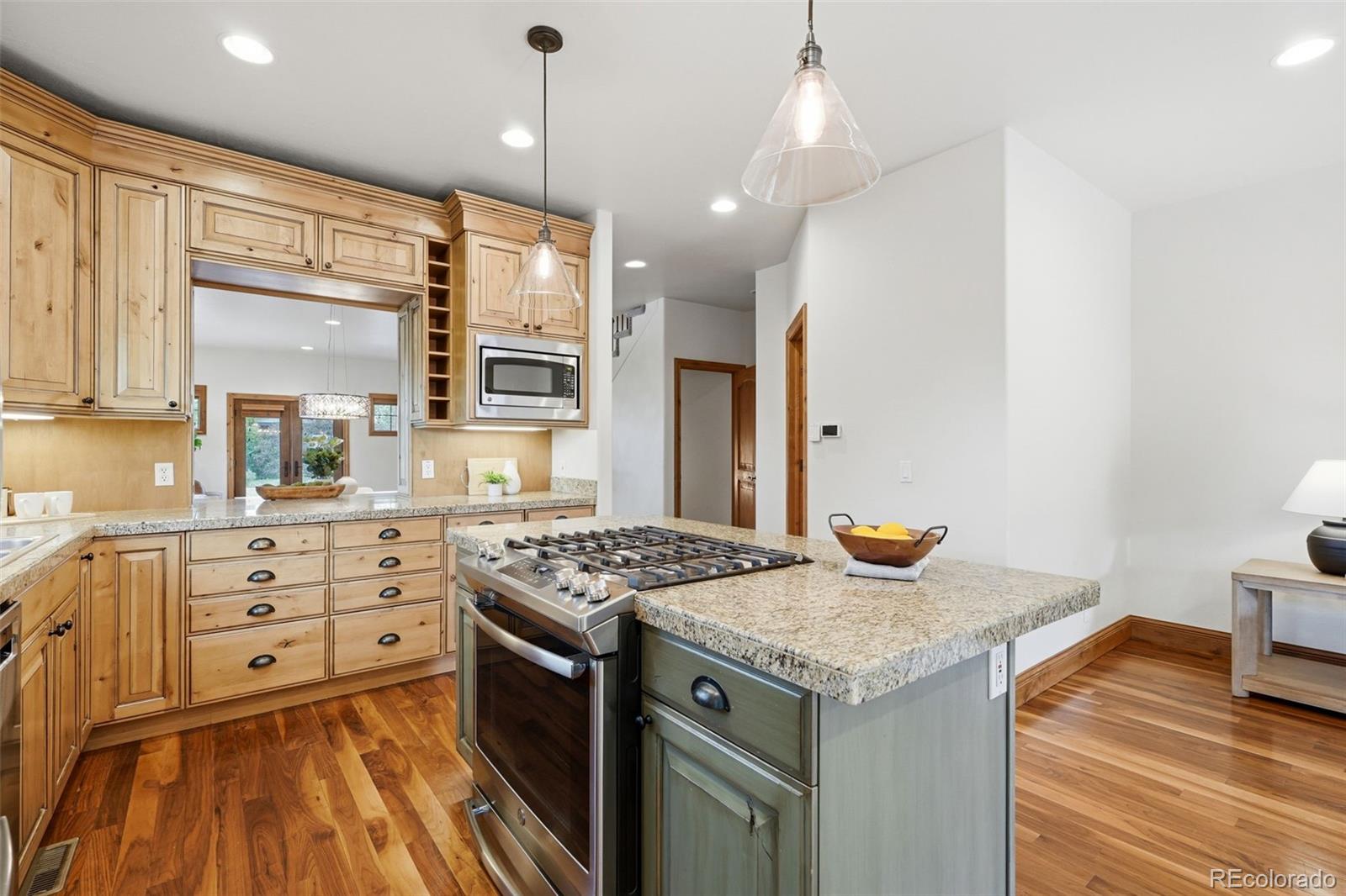 MLS Image #10 for 2196 s washington street,denver, Colorado