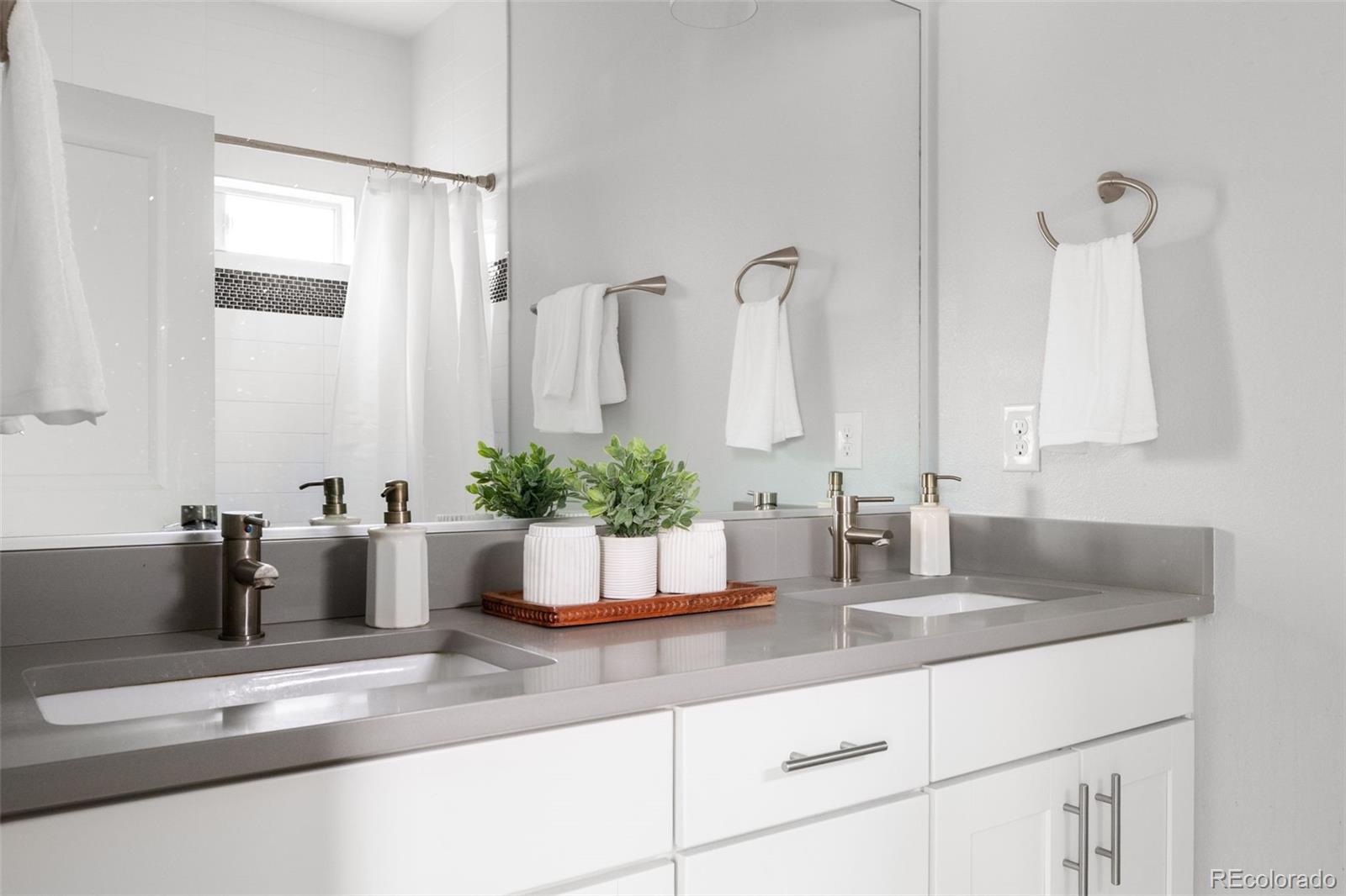 MLS Image #18 for 4400 e bails place,denver, Colorado
