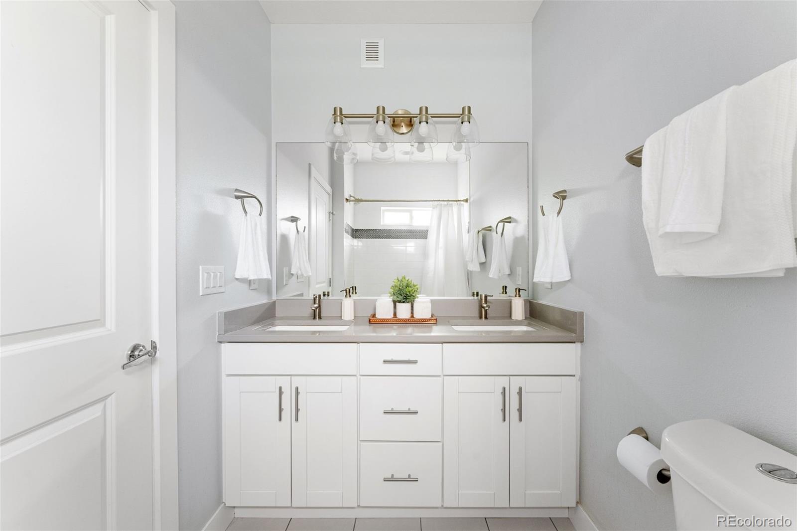 MLS Image #20 for 4400 e bails place,denver, Colorado