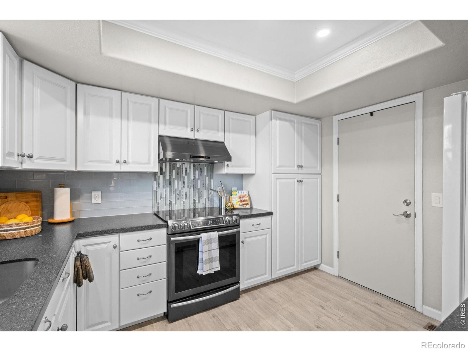 MLS Image #10 for 13872 e linvale place,aurora, Colorado