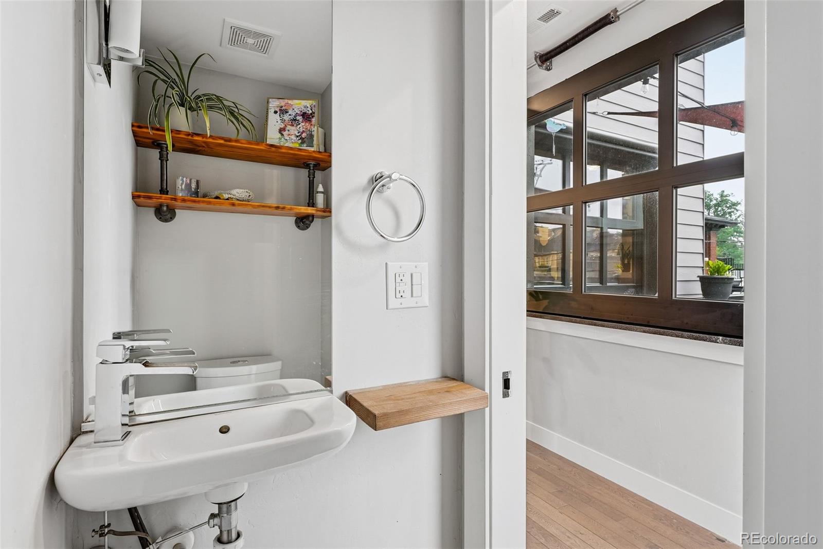 MLS Image #13 for 1897  york street,denver, Colorado