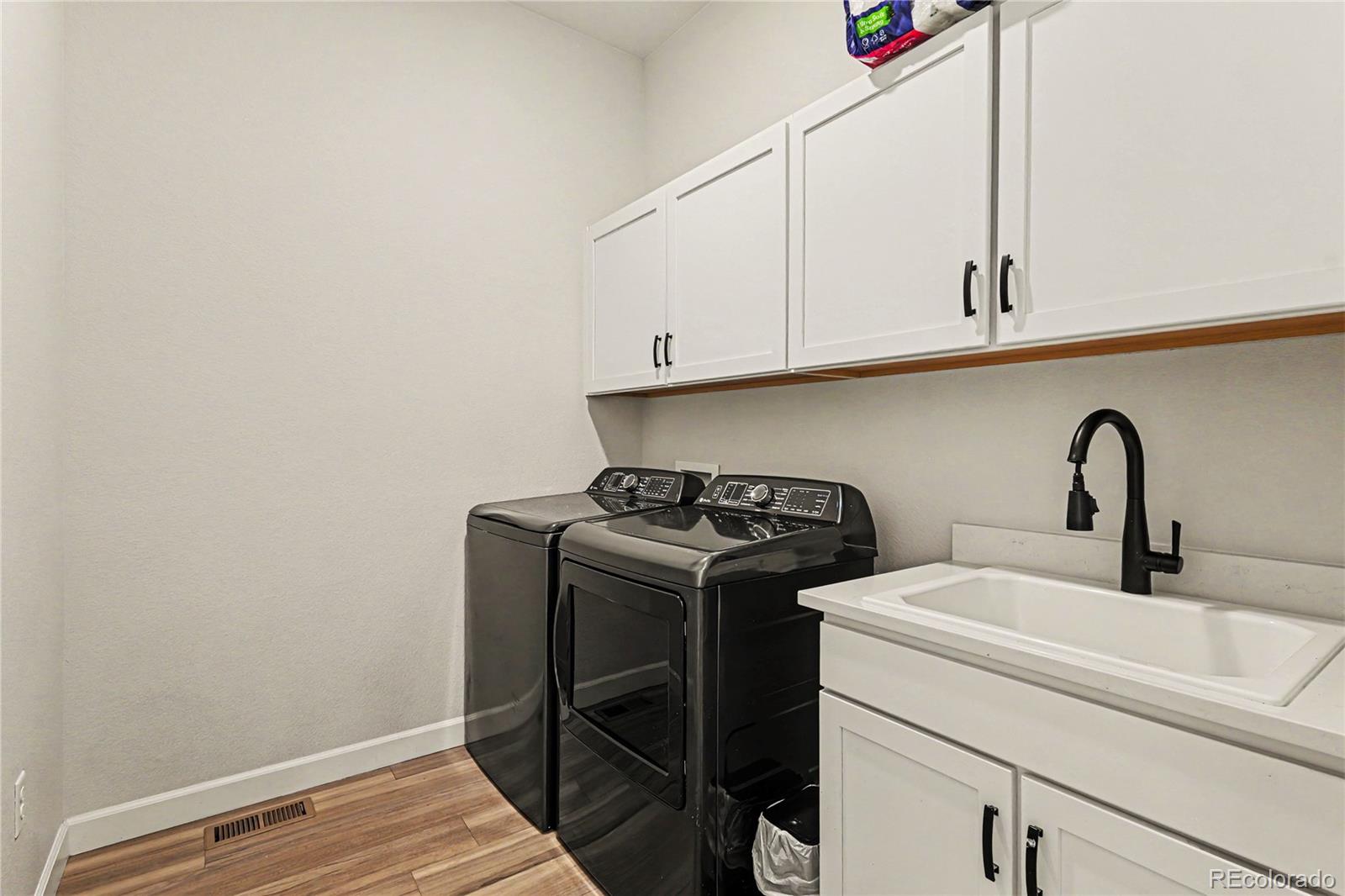 MLS Image #19 for 4044  haleyville court,aurora, Colorado