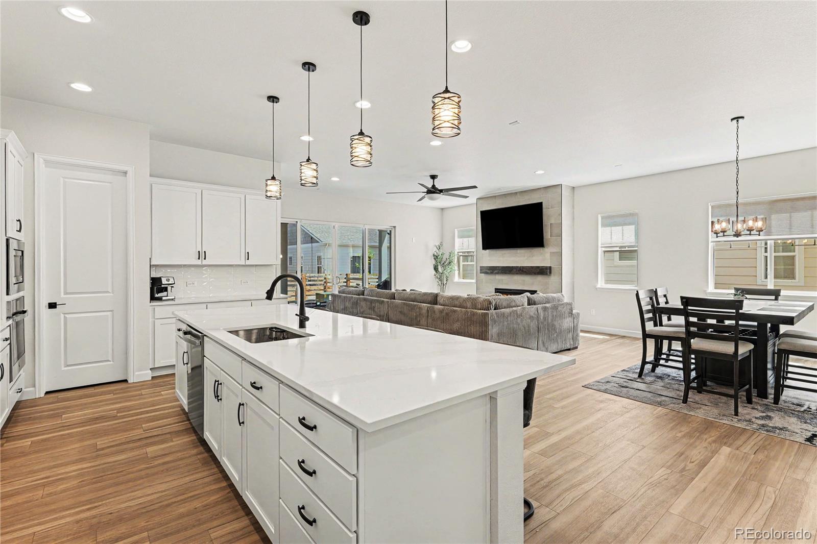 MLS Image #4 for 4044  haleyville court,aurora, Colorado