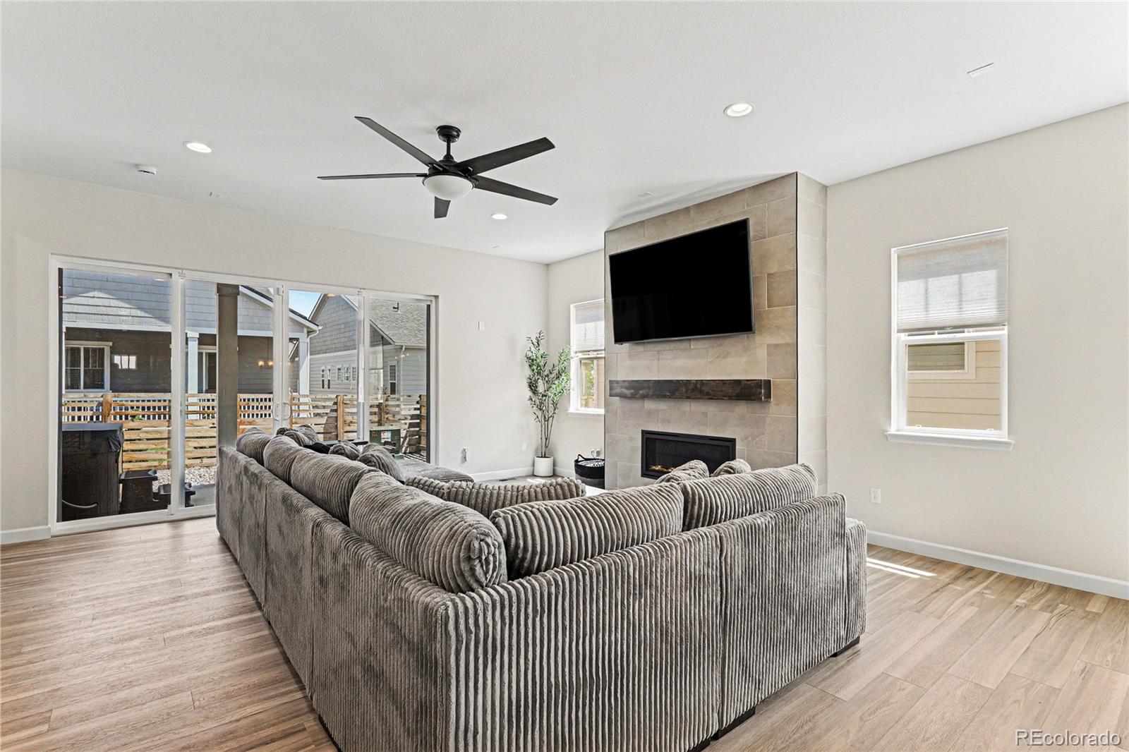 MLS Image #9 for 4044  haleyville court,aurora, Colorado