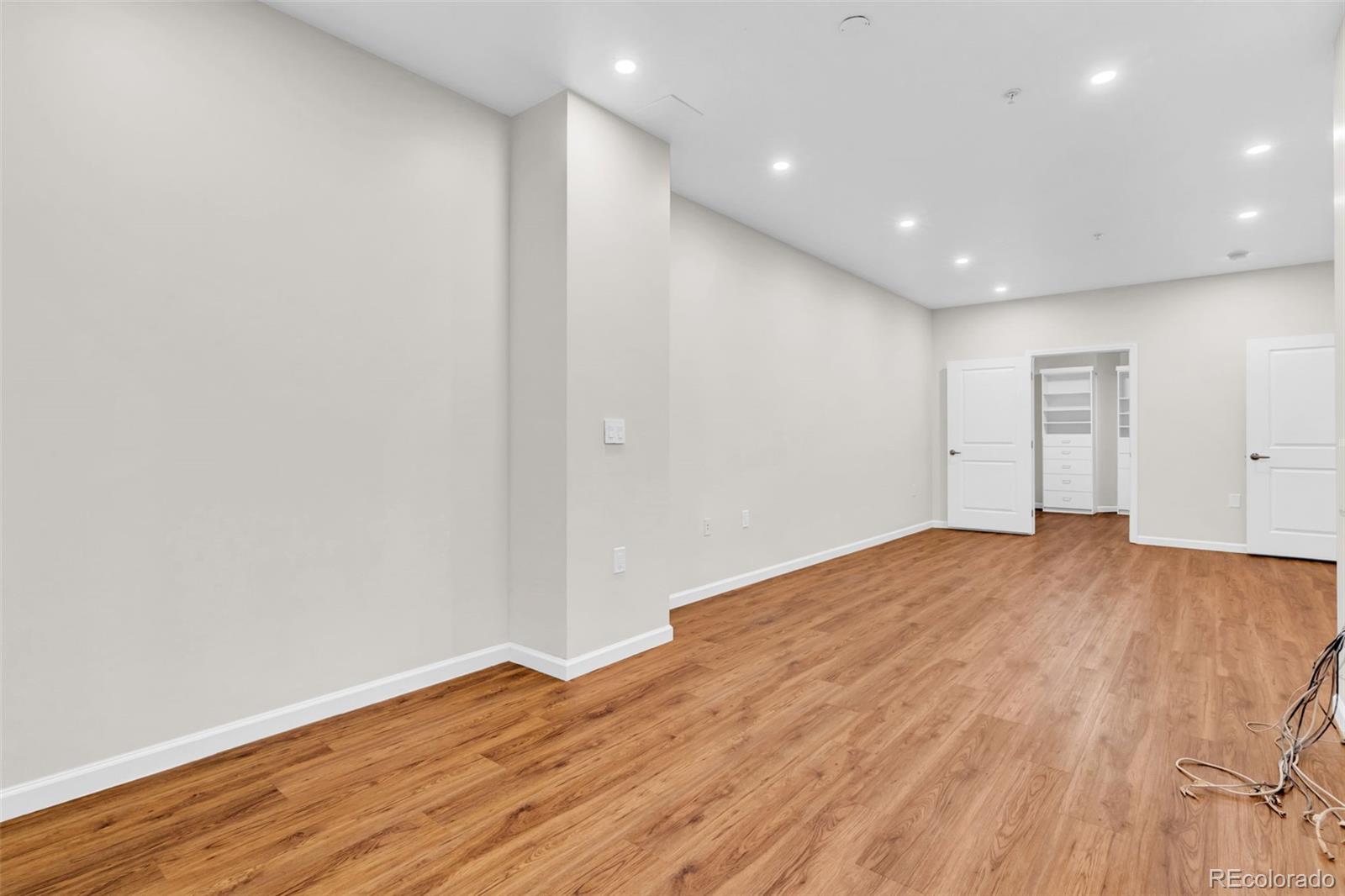 MLS Image #10 for 925 n lincoln street,denver, Colorado