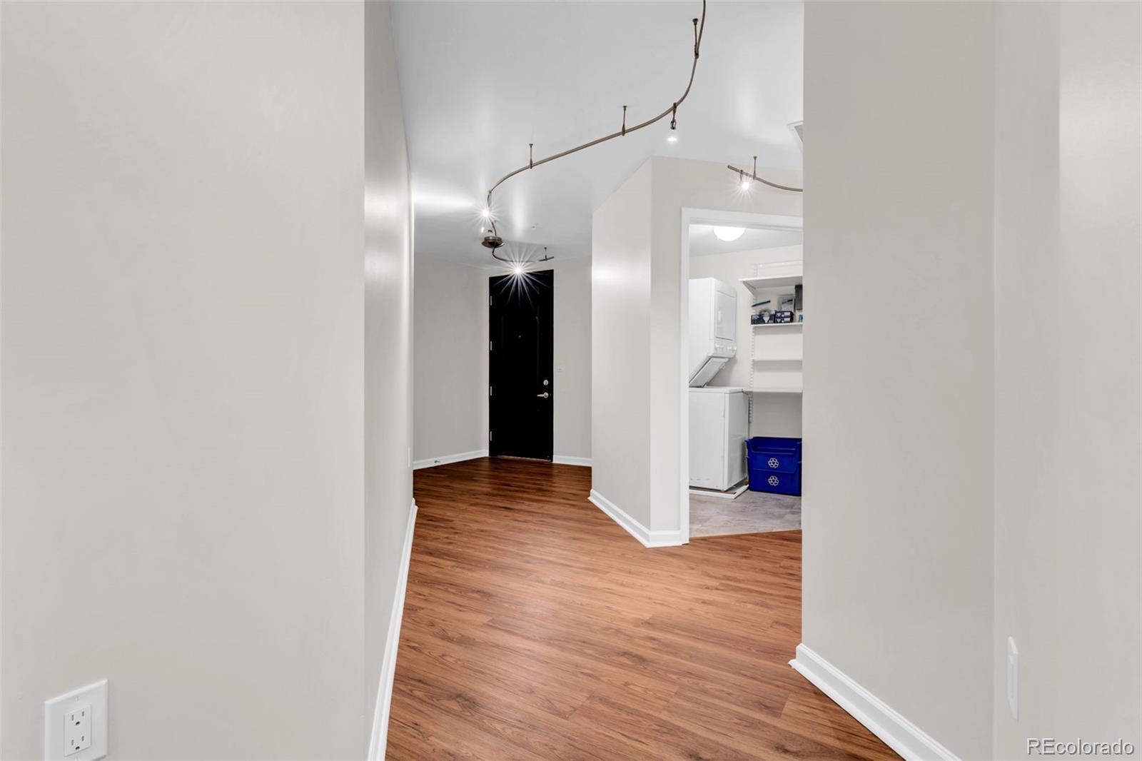 MLS Image #11 for 925 n lincoln street,denver, Colorado