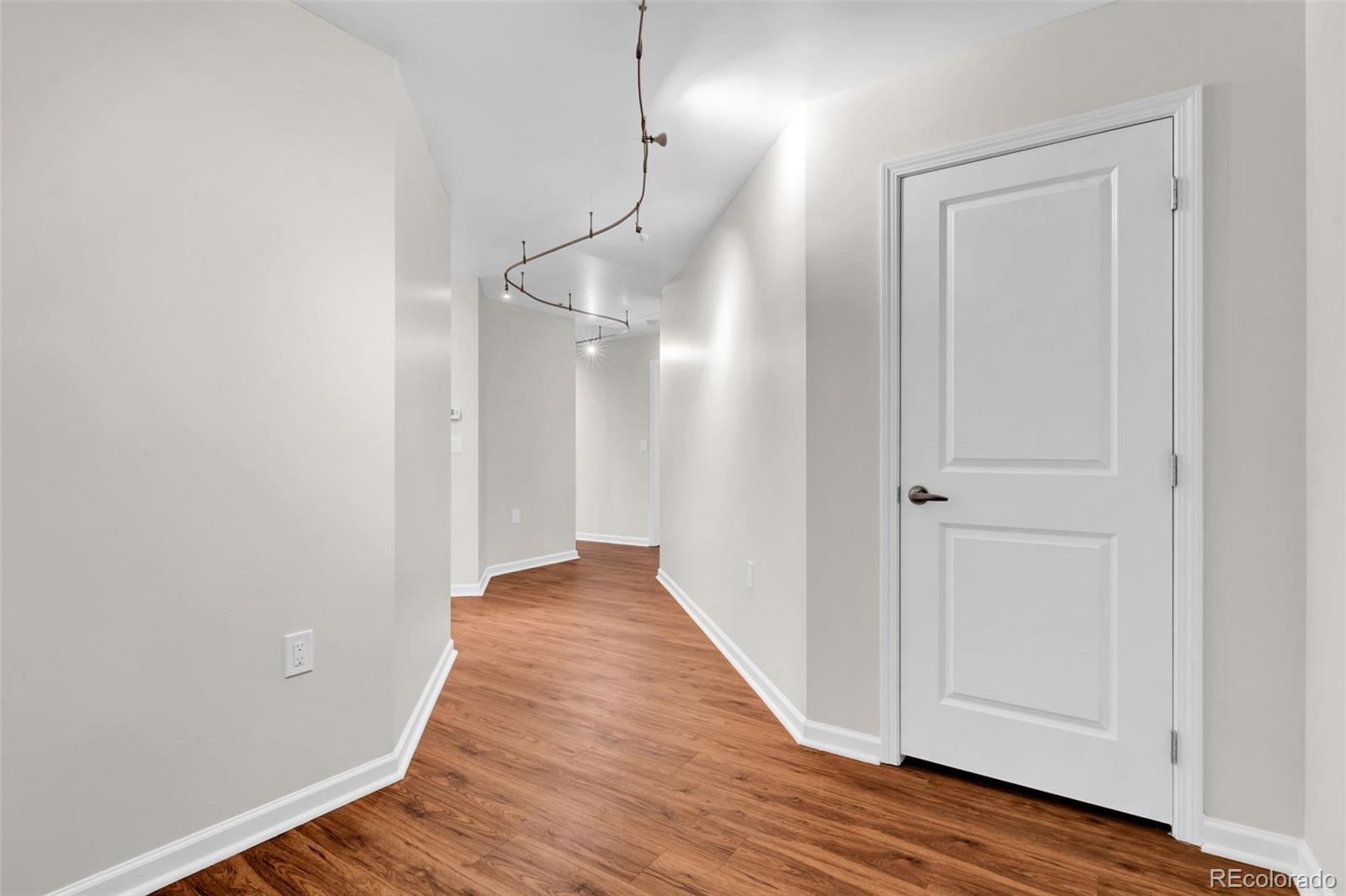 MLS Image #4 for 925 n lincoln street,denver, Colorado