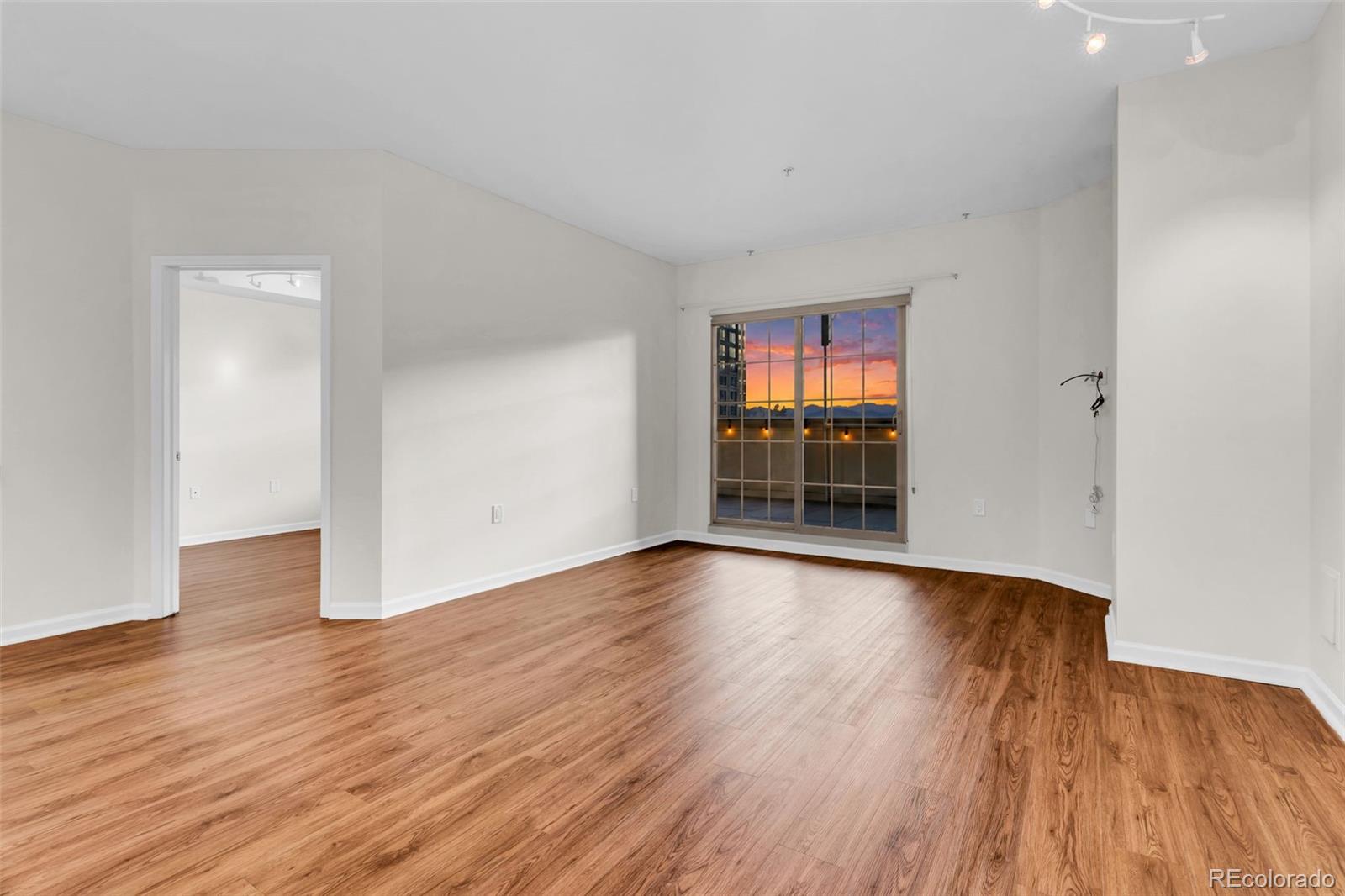 MLS Image #5 for 925 n lincoln street,denver, Colorado