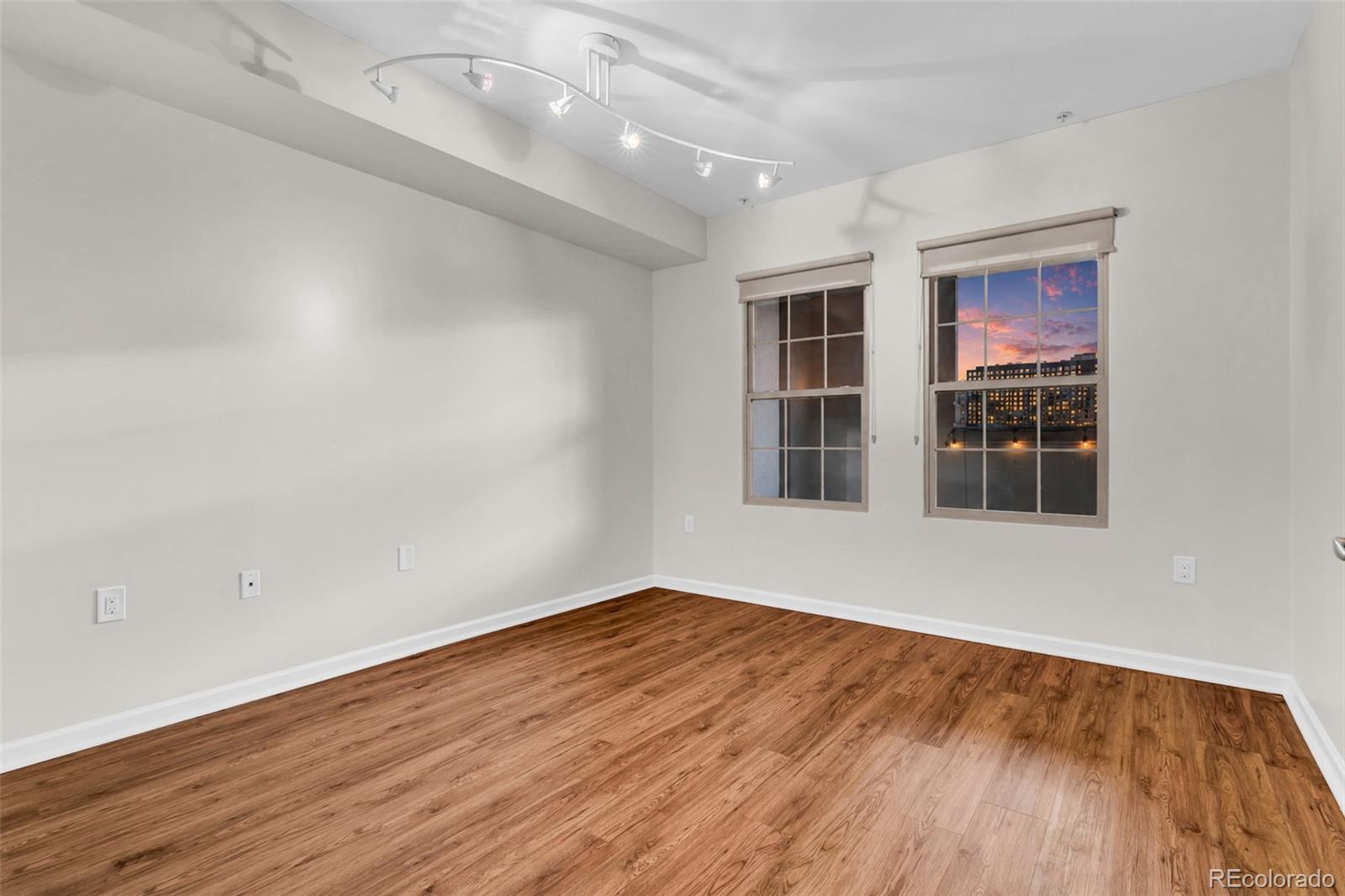 MLS Image #6 for 925 n lincoln street,denver, Colorado