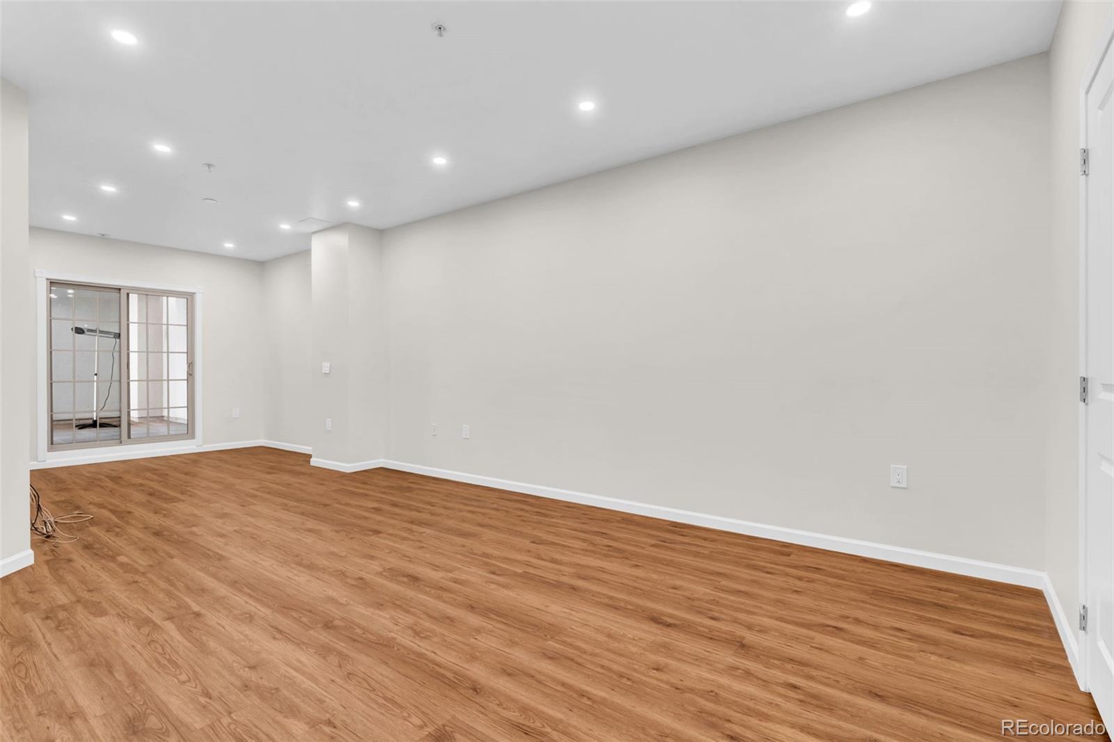 MLS Image #7 for 925 n lincoln street,denver, Colorado