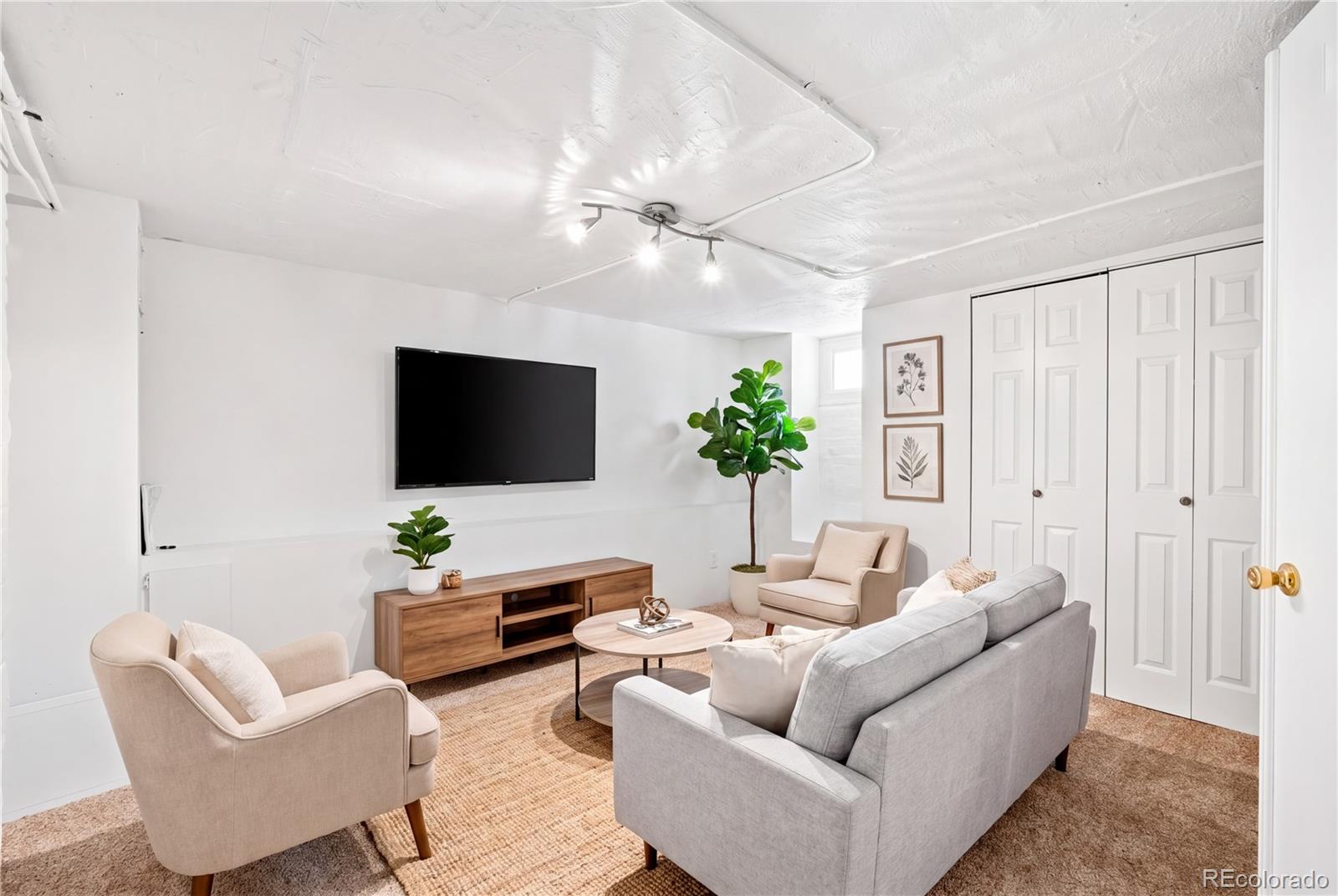 MLS Image #19 for 544 n pearl street,denver, Colorado
