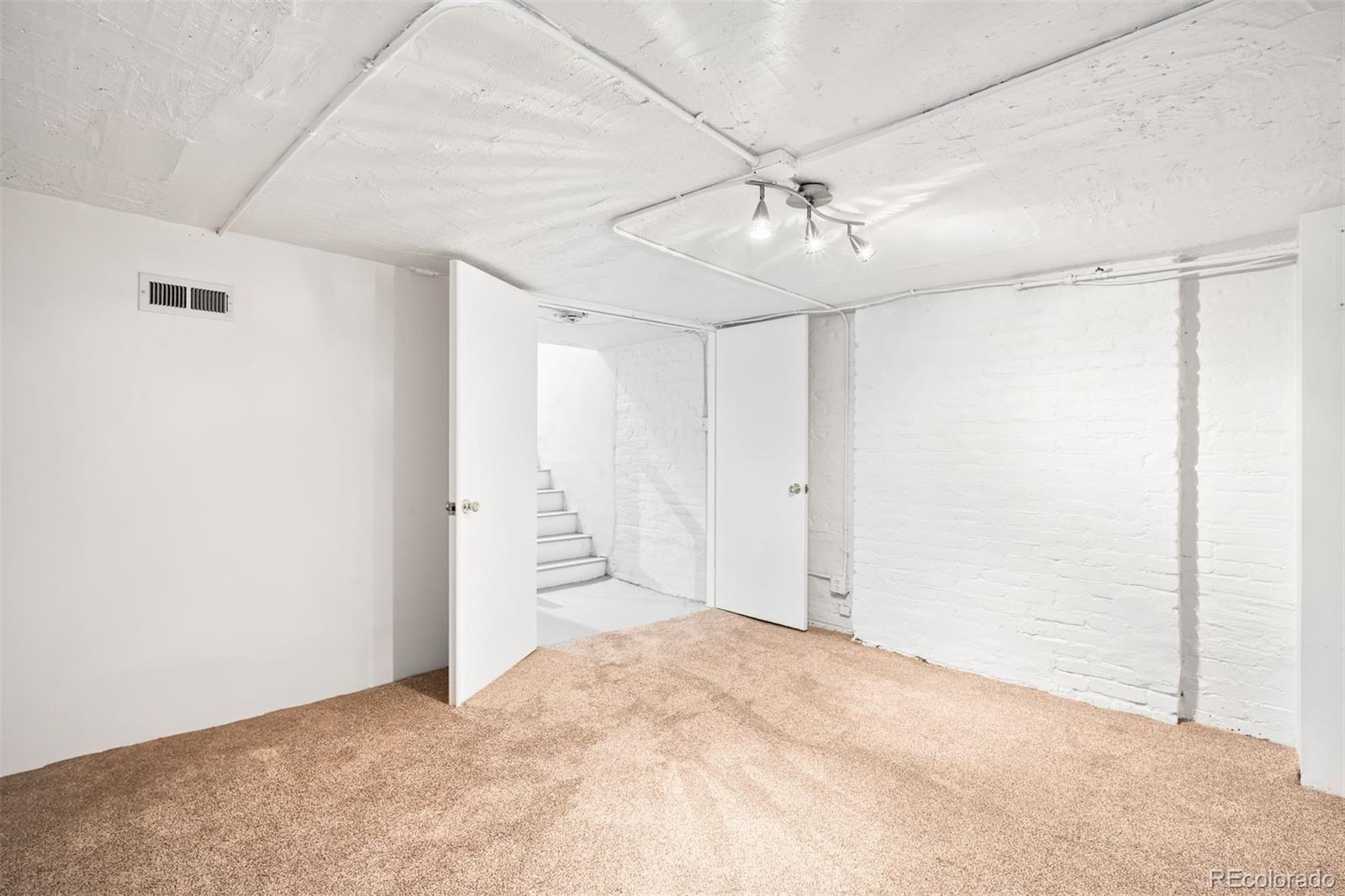 MLS Image #21 for 544 n pearl street,denver, Colorado