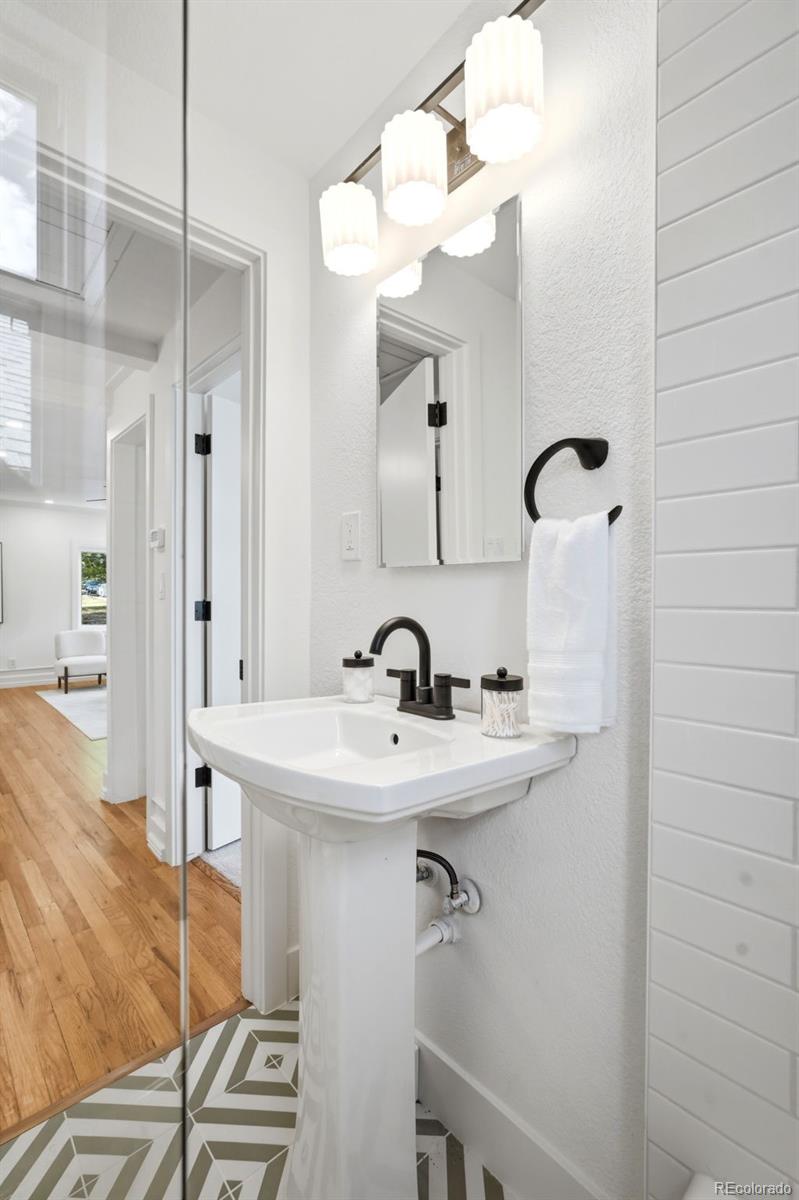 MLS Image #18 for 6005 s sycamore street,littleton, Colorado