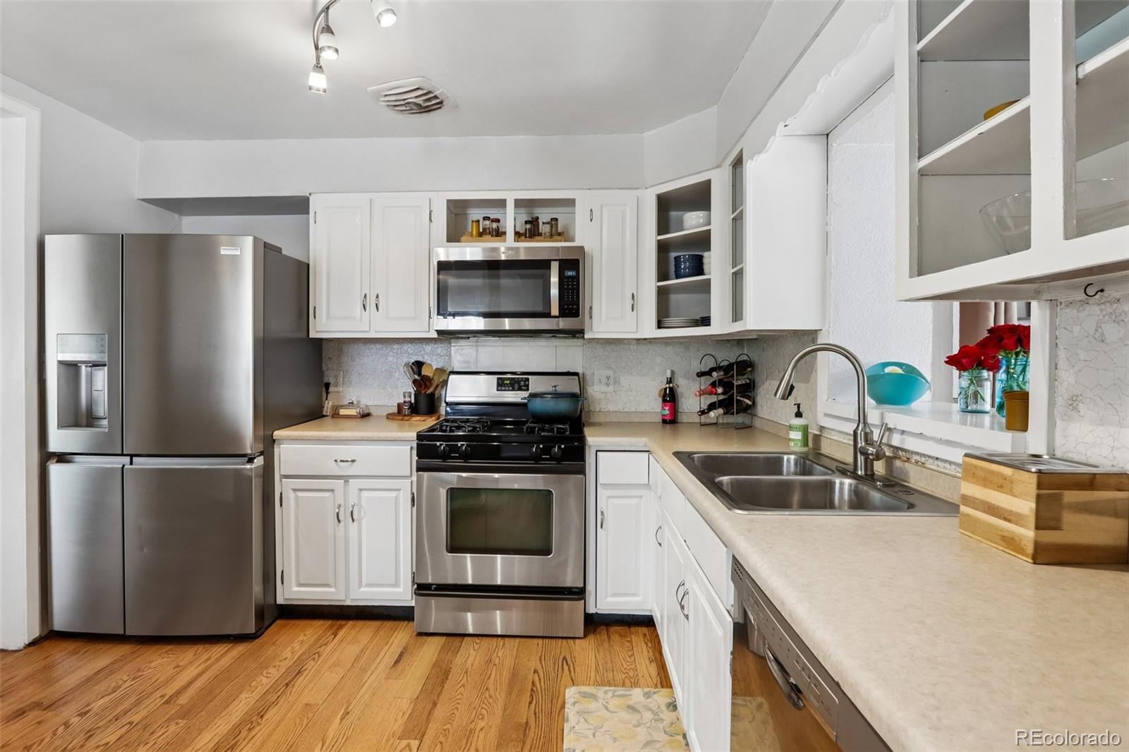 MLS Image #11 for 1694 s wolff street,denver, Colorado
