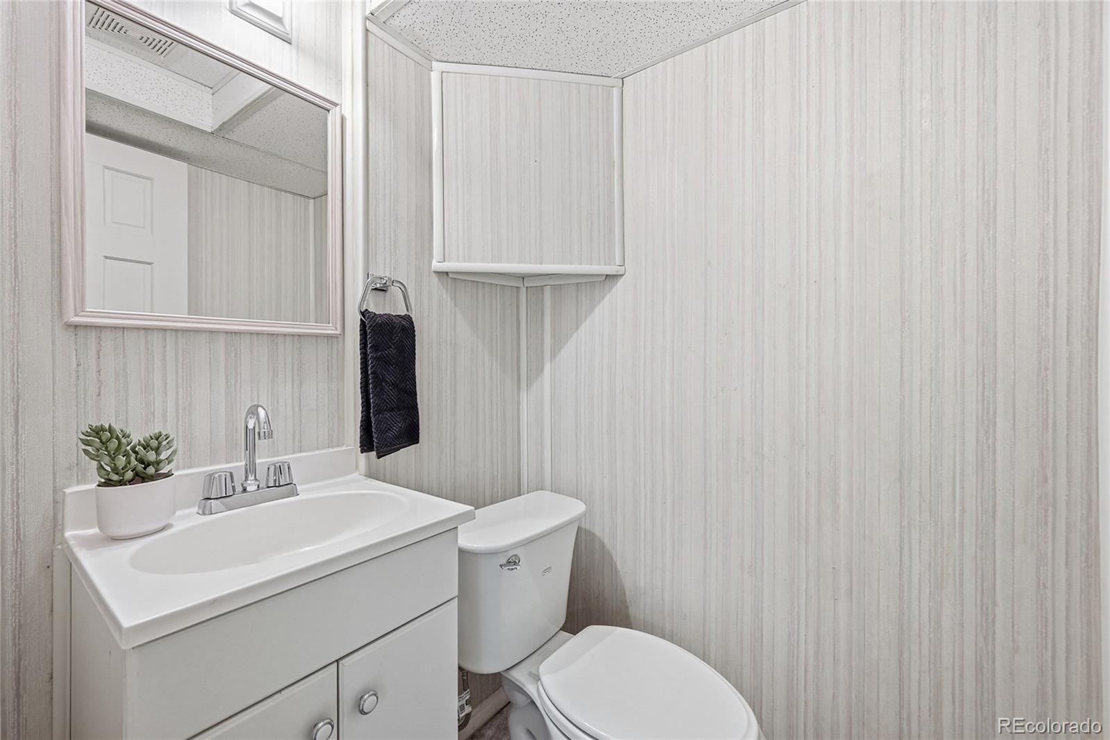 MLS Image #24 for 2770 s heather gardens way,aurora, Colorado