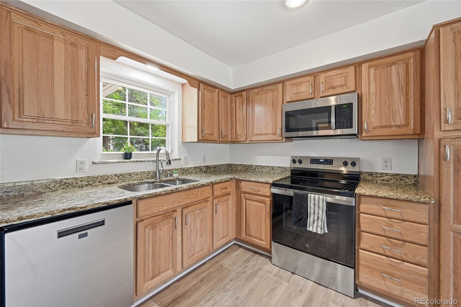 MLS Image #5 for 2770 s heather gardens way,aurora, Colorado