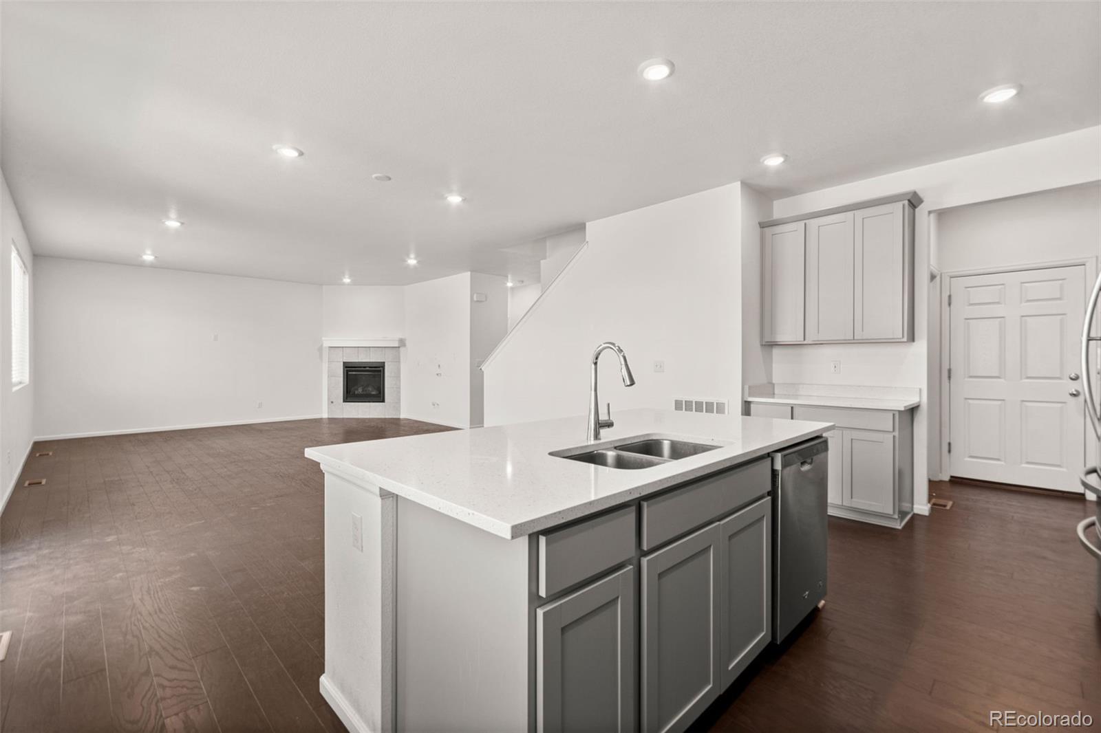 MLS Image #13 for 451 s nucla street,aurora, Colorado