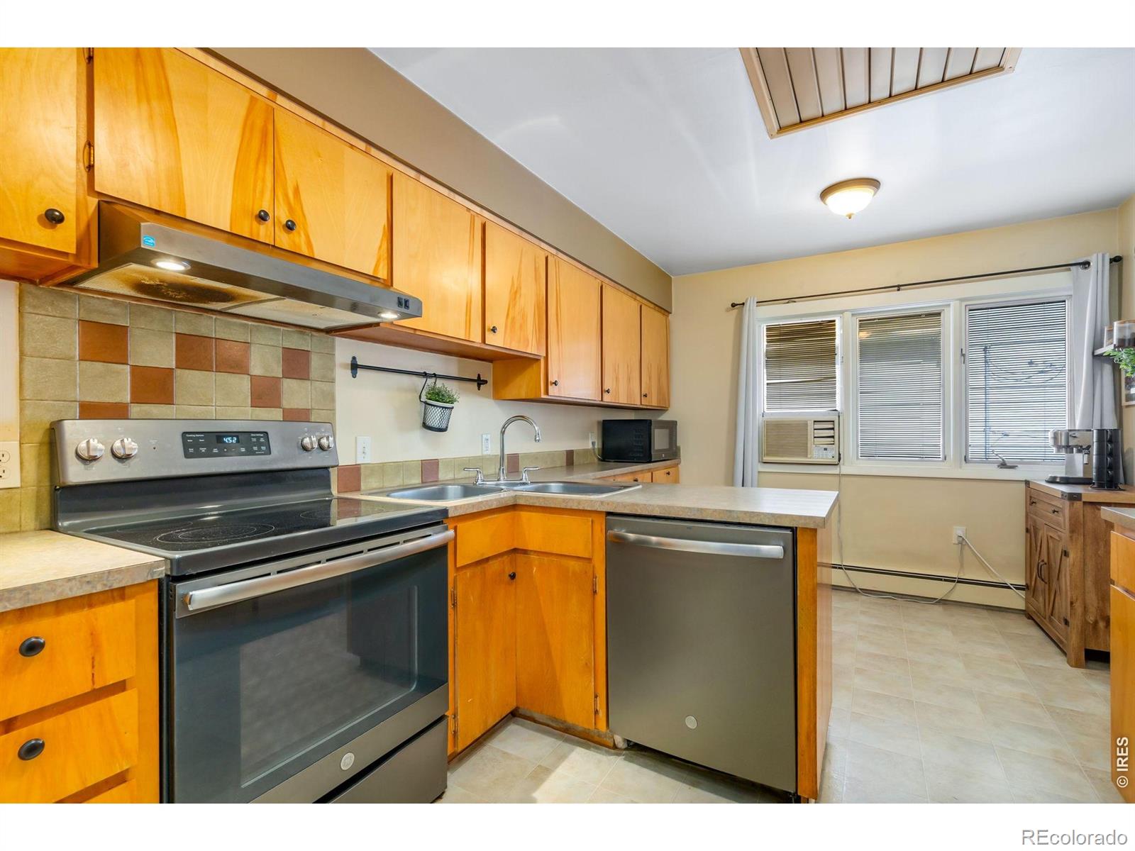 MLS Image #8 for 519  locust street,windsor, Colorado