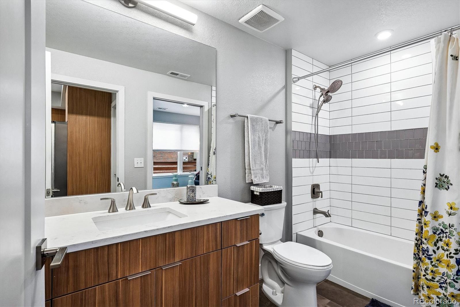 MLS Image #15 for 2061 s milwaukee street,denver, Colorado