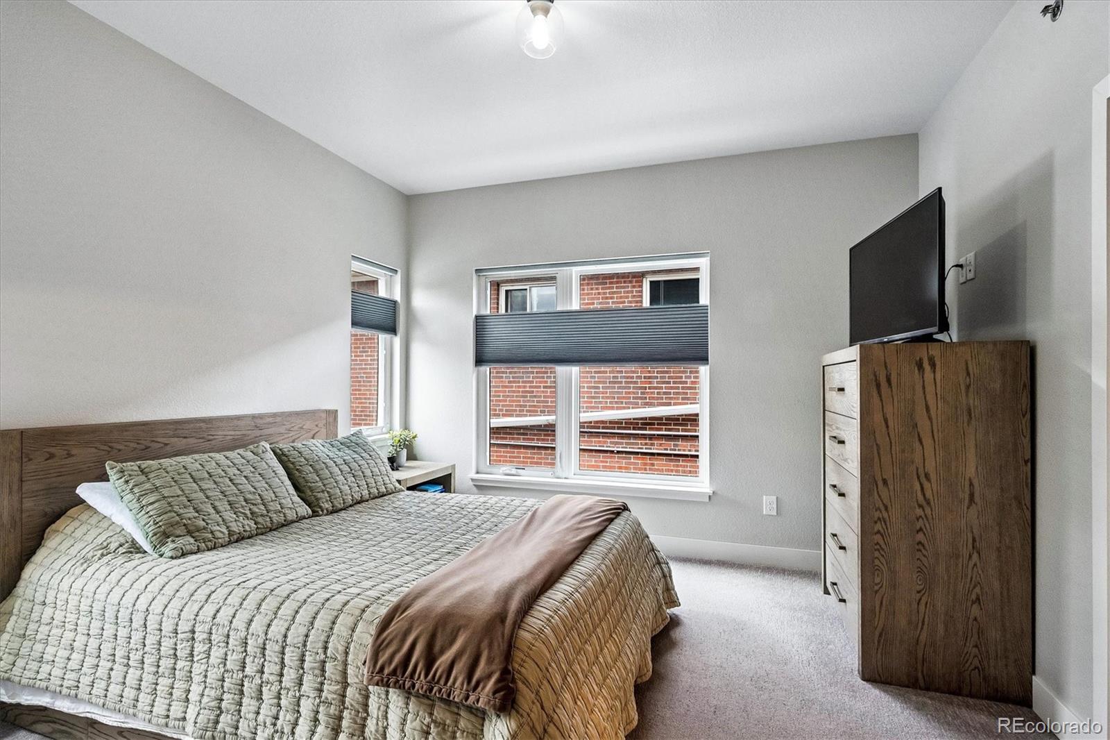 MLS Image #17 for 2061 s milwaukee street,denver, Colorado