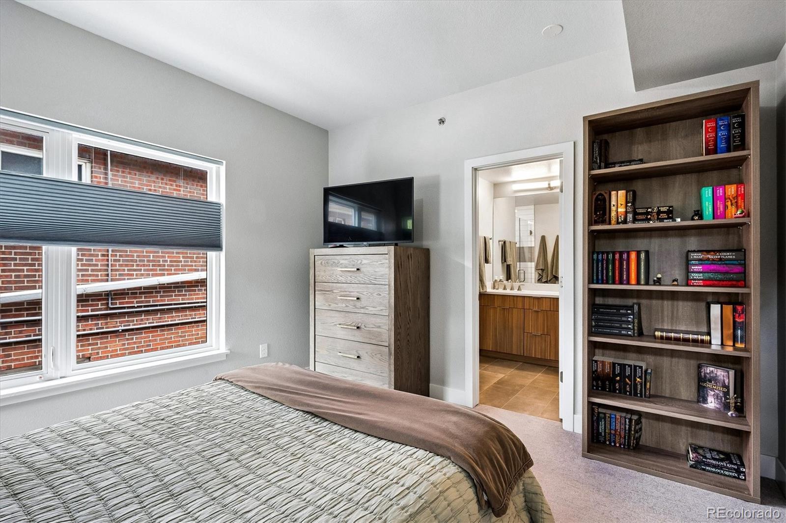 MLS Image #18 for 2061 s milwaukee street,denver, Colorado