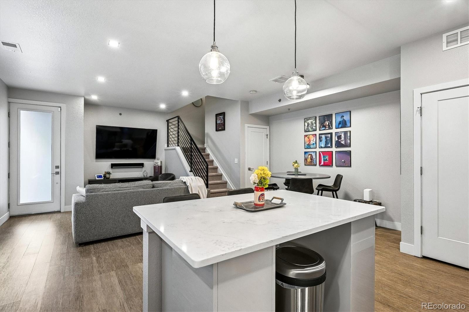 MLS Image #6 for 2061 s milwaukee street,denver, Colorado