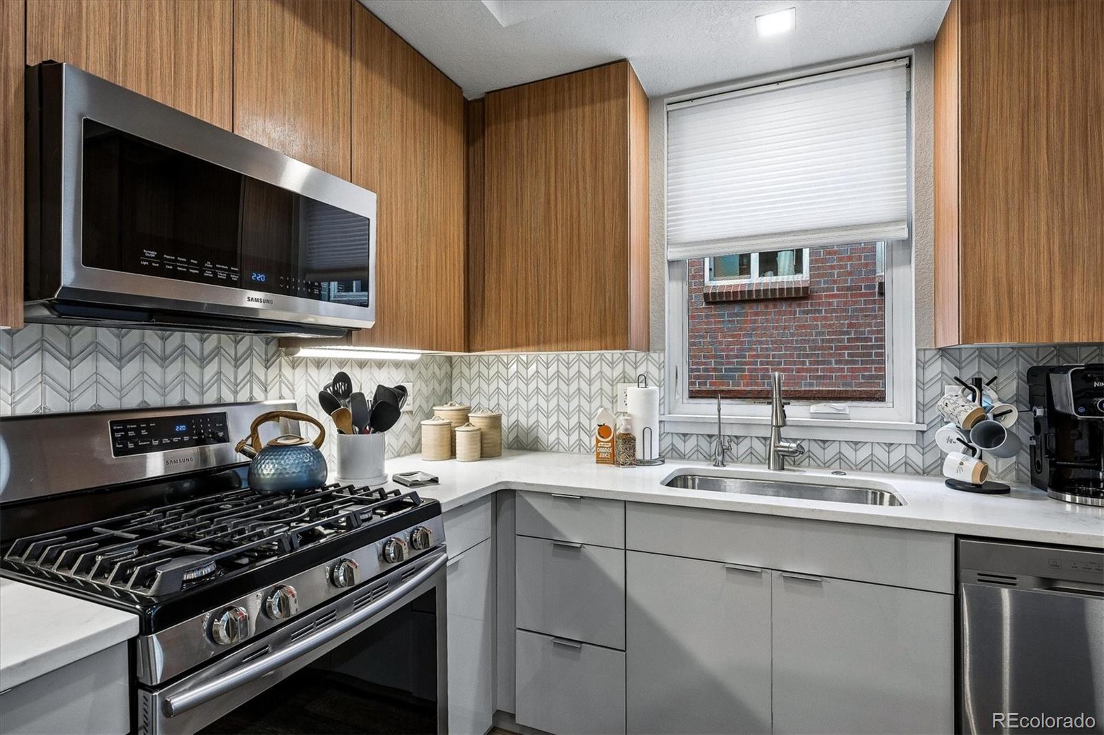 MLS Image #8 for 2061 s milwaukee street,denver, Colorado