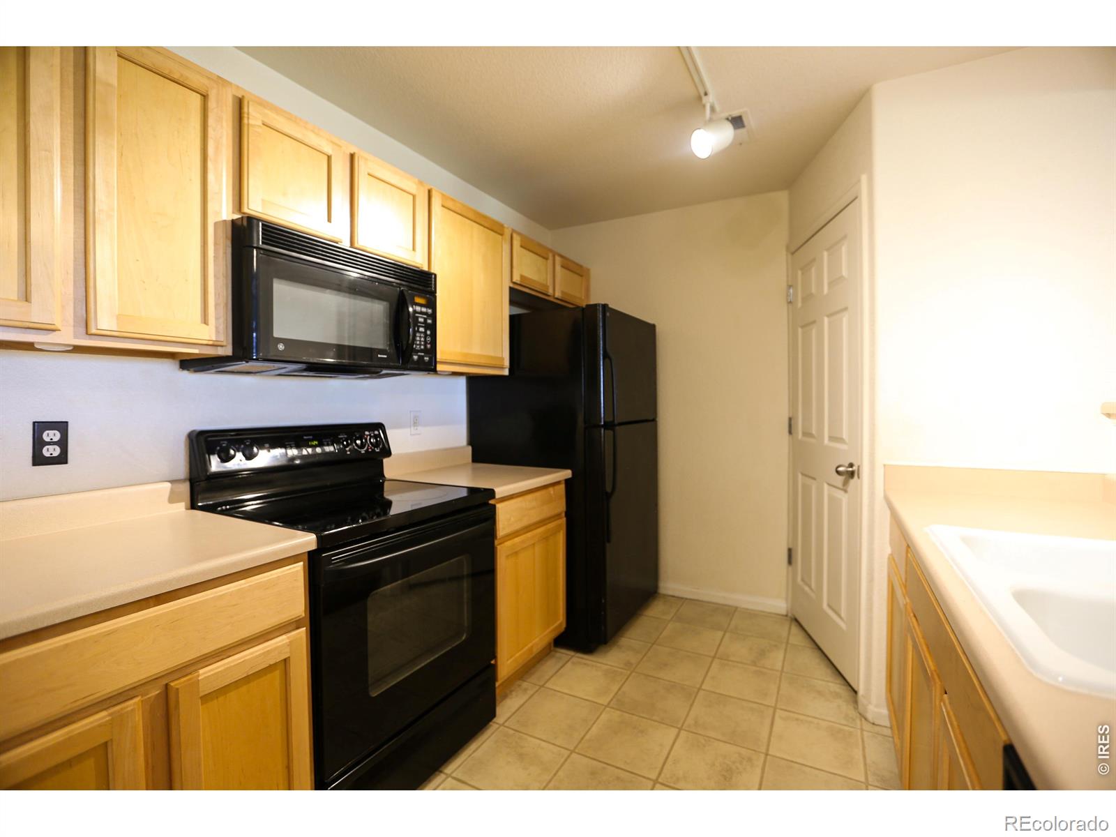 MLS Image #9 for 5255  memphis street,denver, Colorado