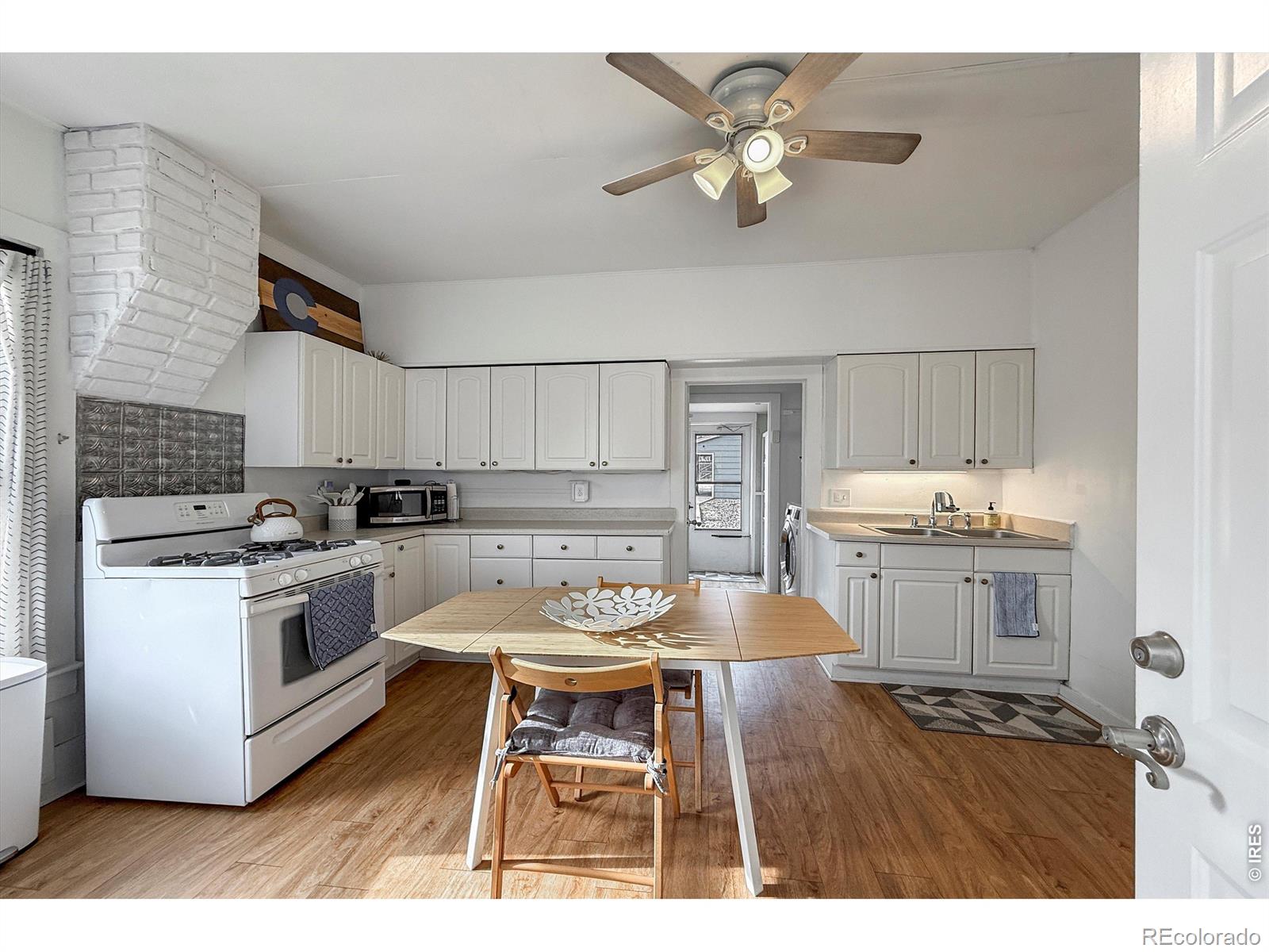 MLS Image #4 for 837  5th street,berthoud, Colorado