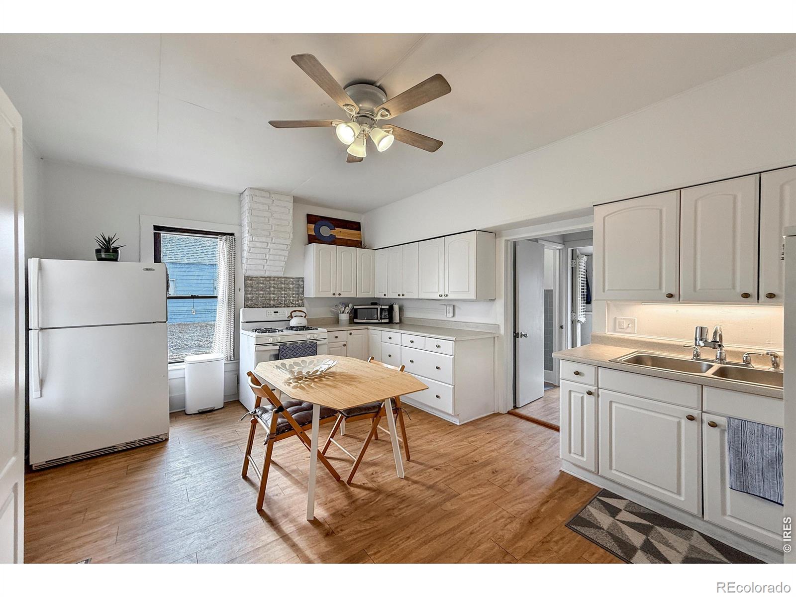 MLS Image #5 for 837  5th street,berthoud, Colorado