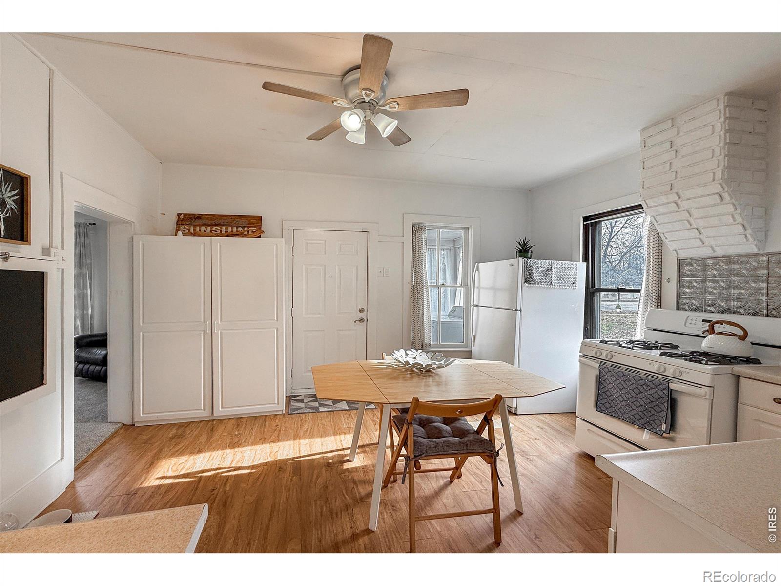MLS Image #7 for 837  5th street,berthoud, Colorado