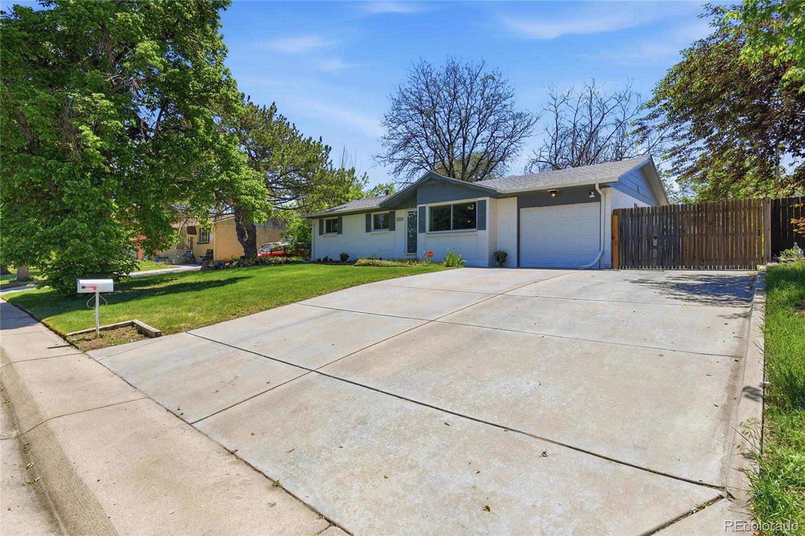 MLS Image #1 for 12120 e center drive,aurora, Colorado