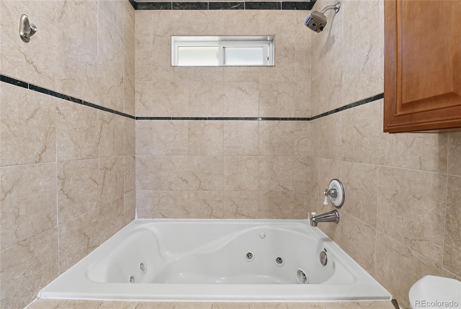 MLS Image #17 for 12120 e center drive,aurora, Colorado