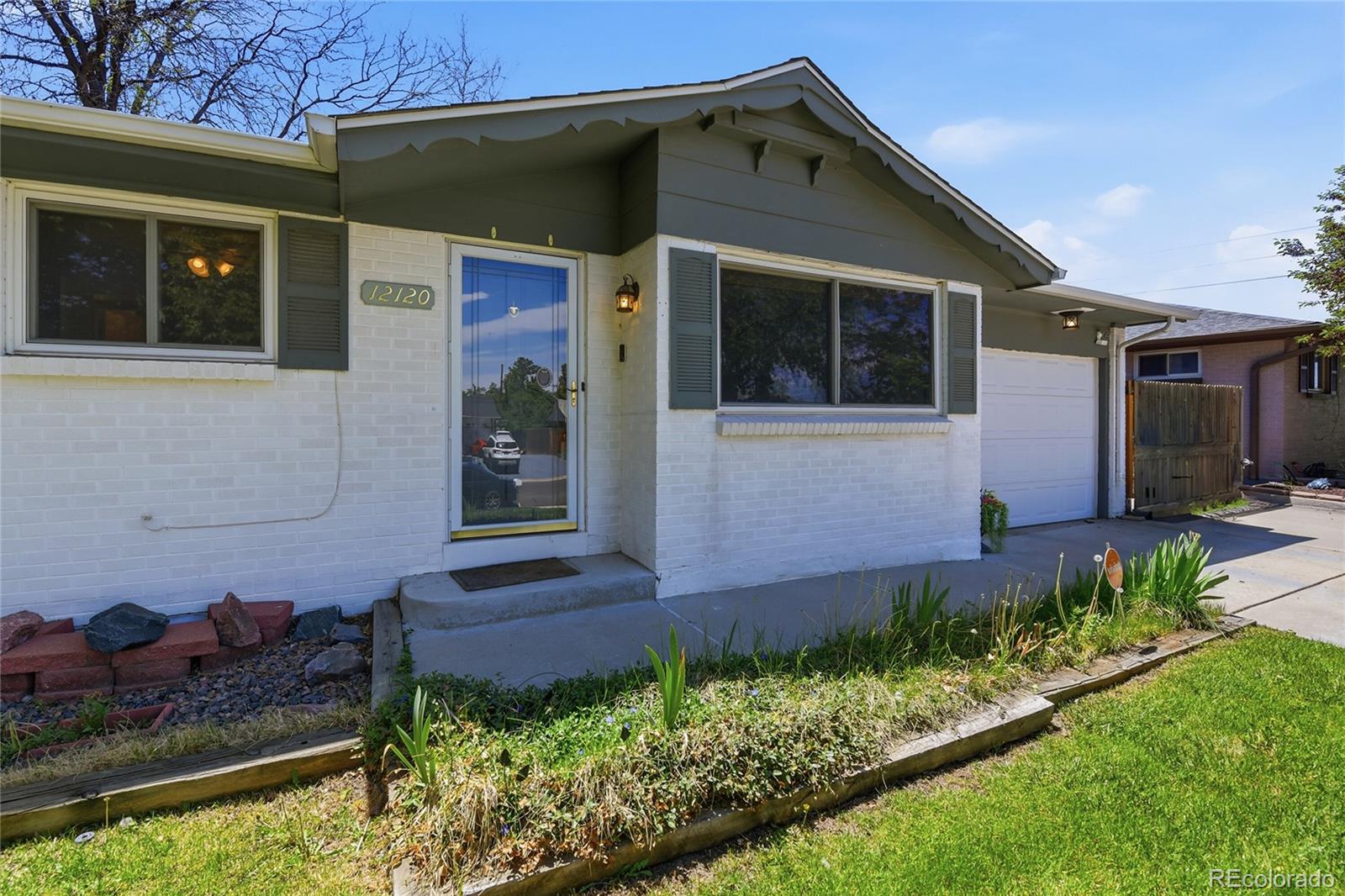 MLS Image #2 for 12120 e center drive,aurora, Colorado