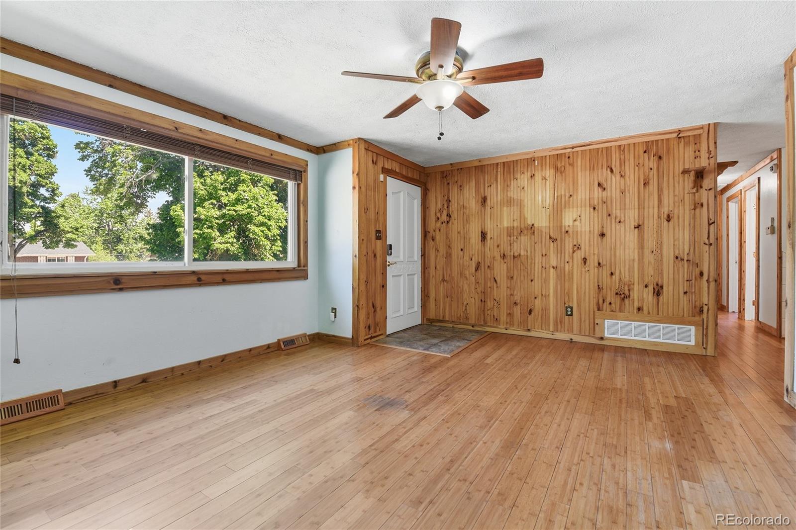 MLS Image #5 for 12120 e center drive,aurora, Colorado