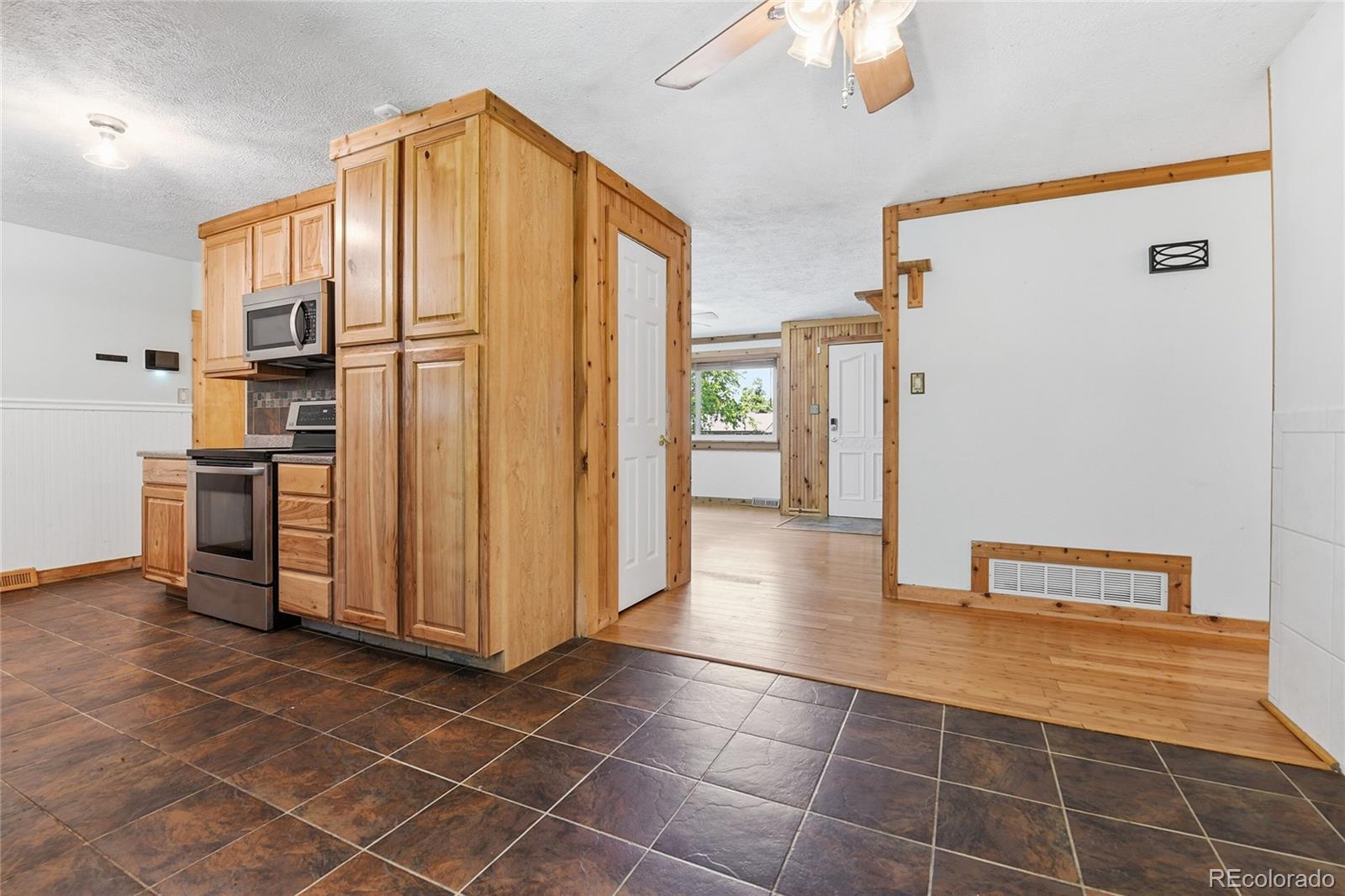 MLS Image #8 for 12120 e center drive,aurora, Colorado