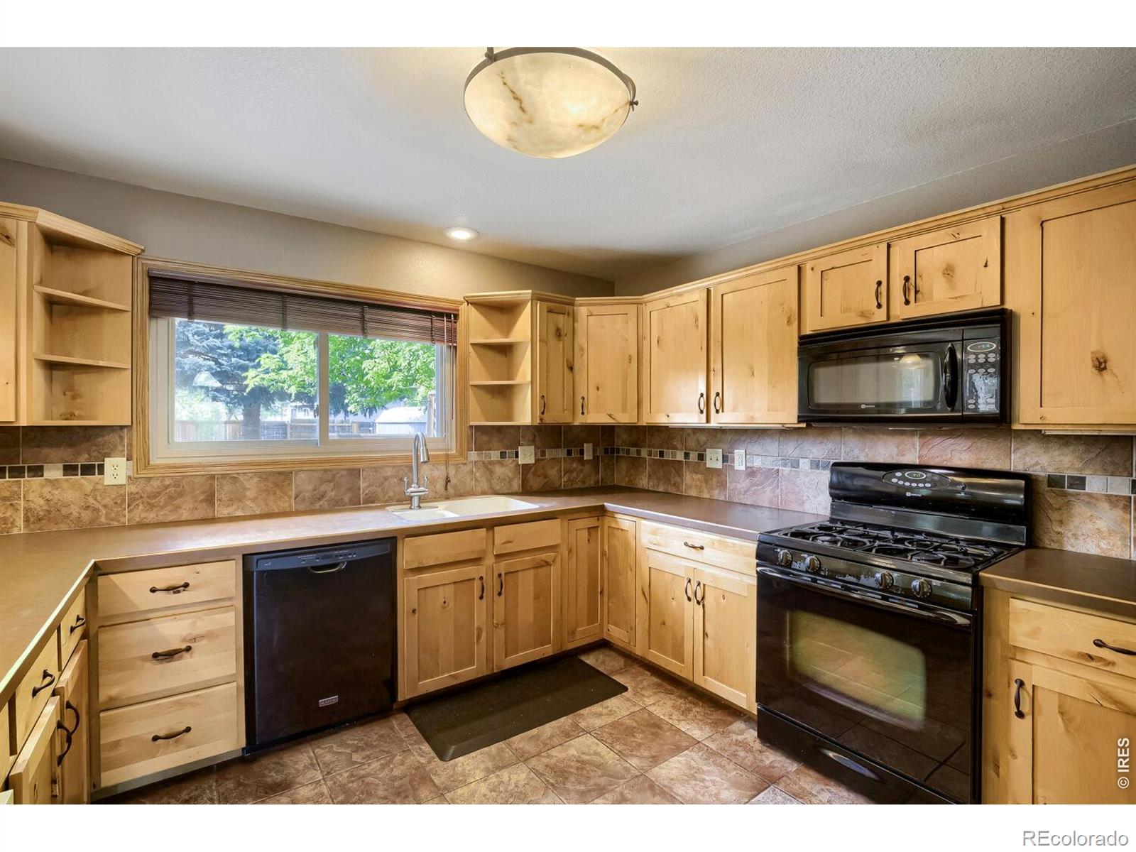 MLS Image #5 for 1701  rutledge court,fort collins, Colorado