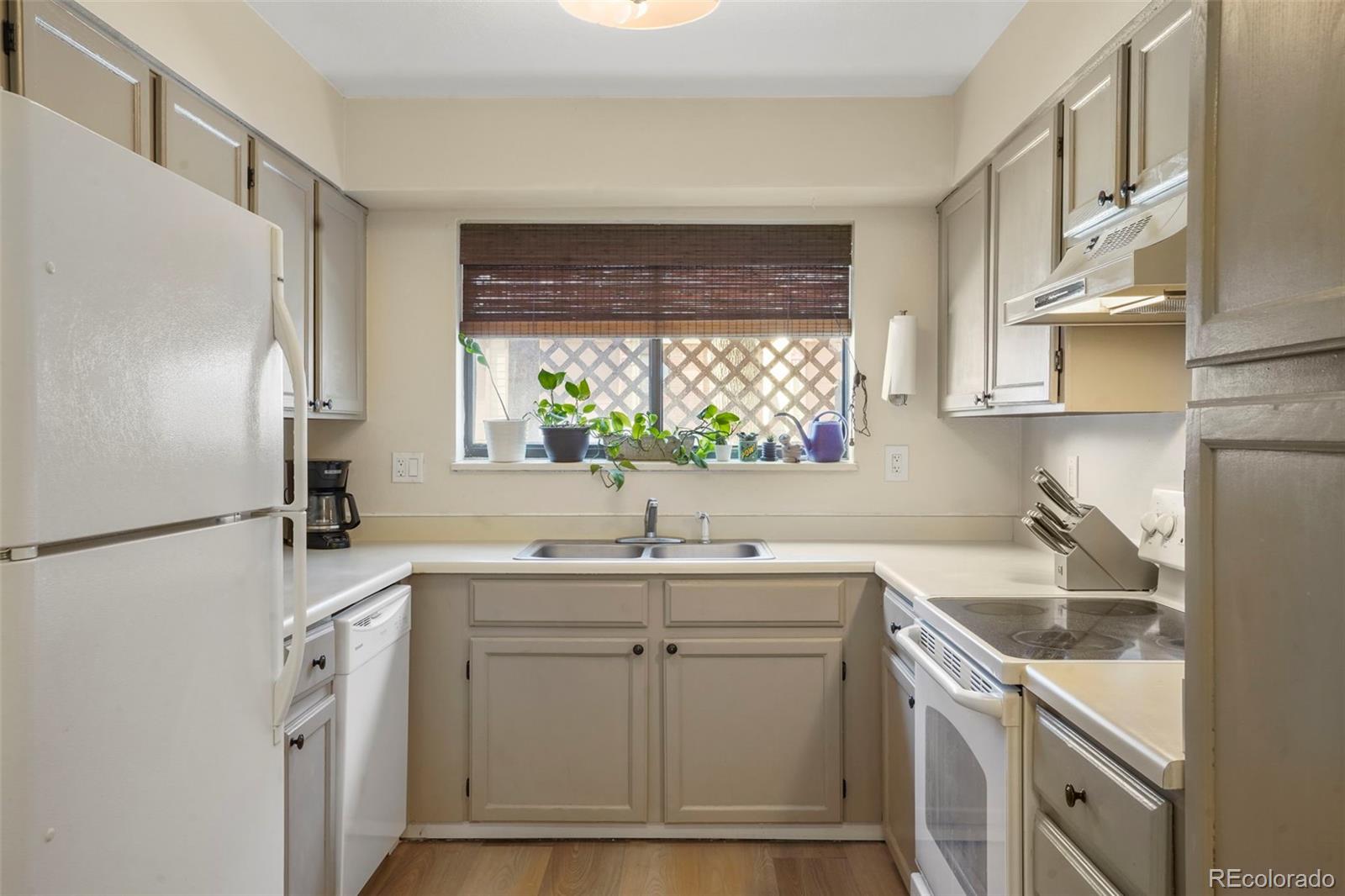 MLS Image #6 for 416  wright street,lakewood, Colorado