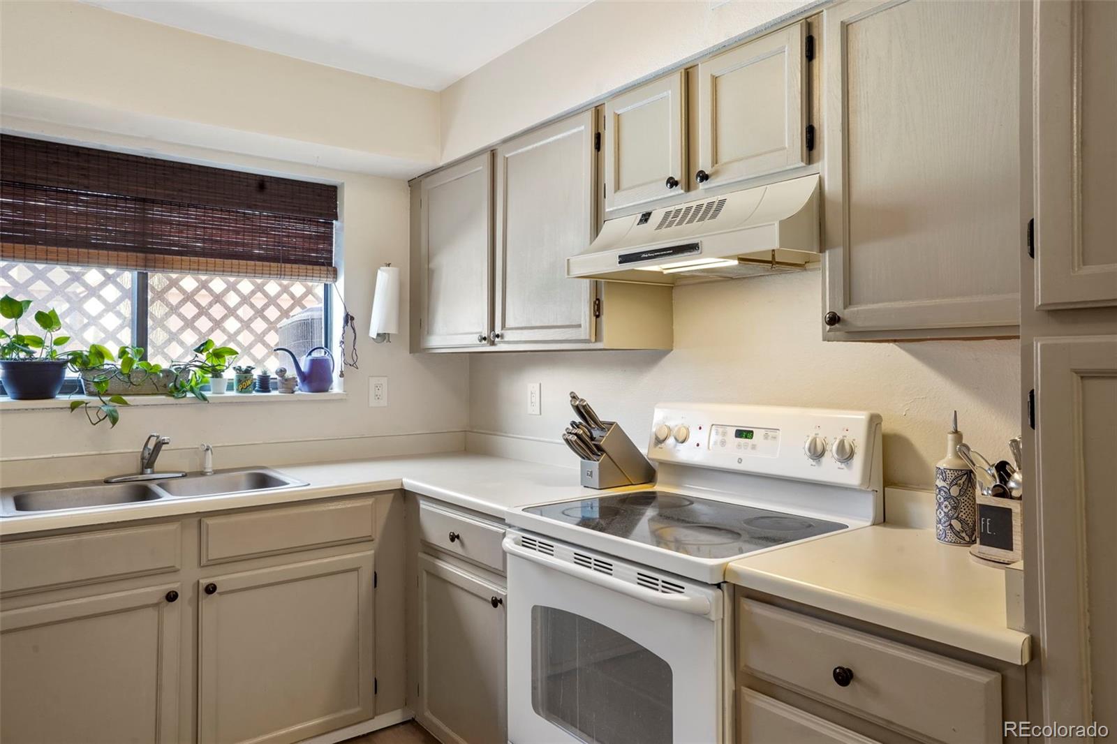 MLS Image #8 for 416  wright street,lakewood, Colorado