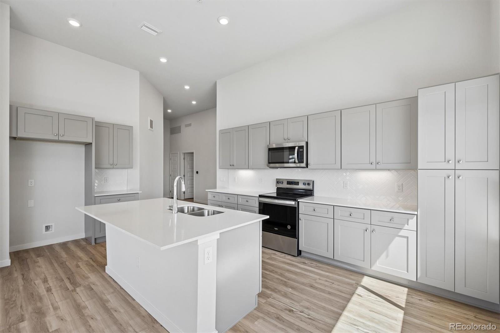 MLS Image #5 for 483  interlocken boulevard 105,broomfield, Colorado