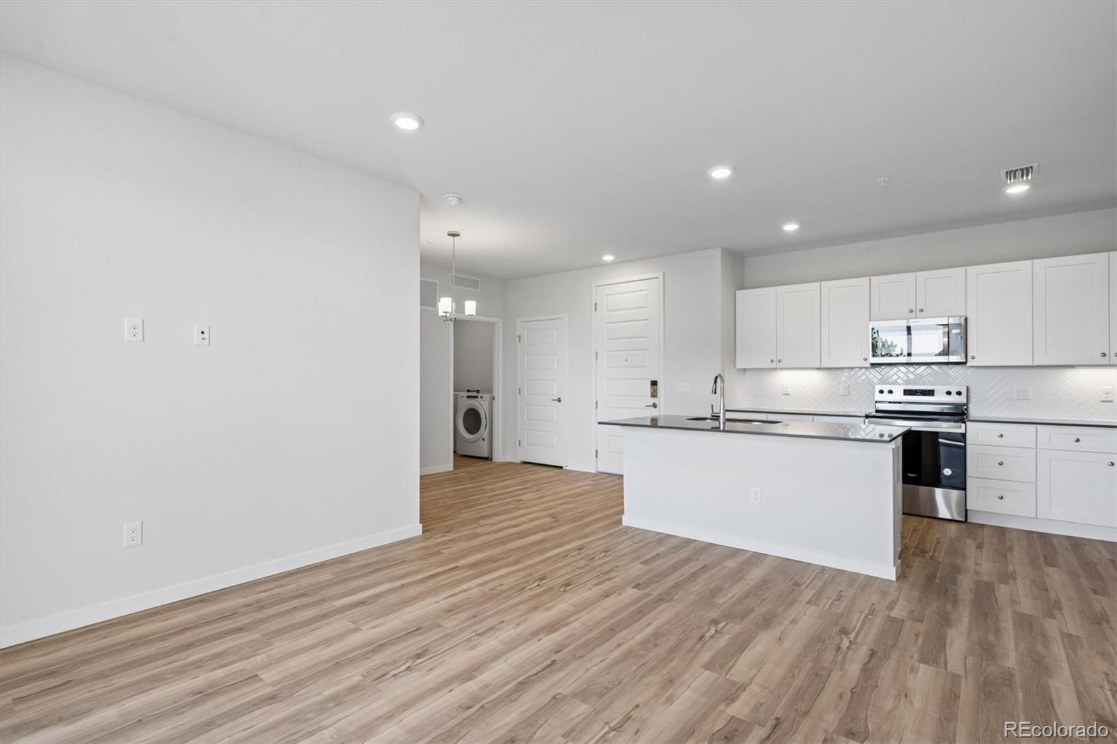 MLS Image #10 for 483  interlocken boulevard 201,broomfield, Colorado