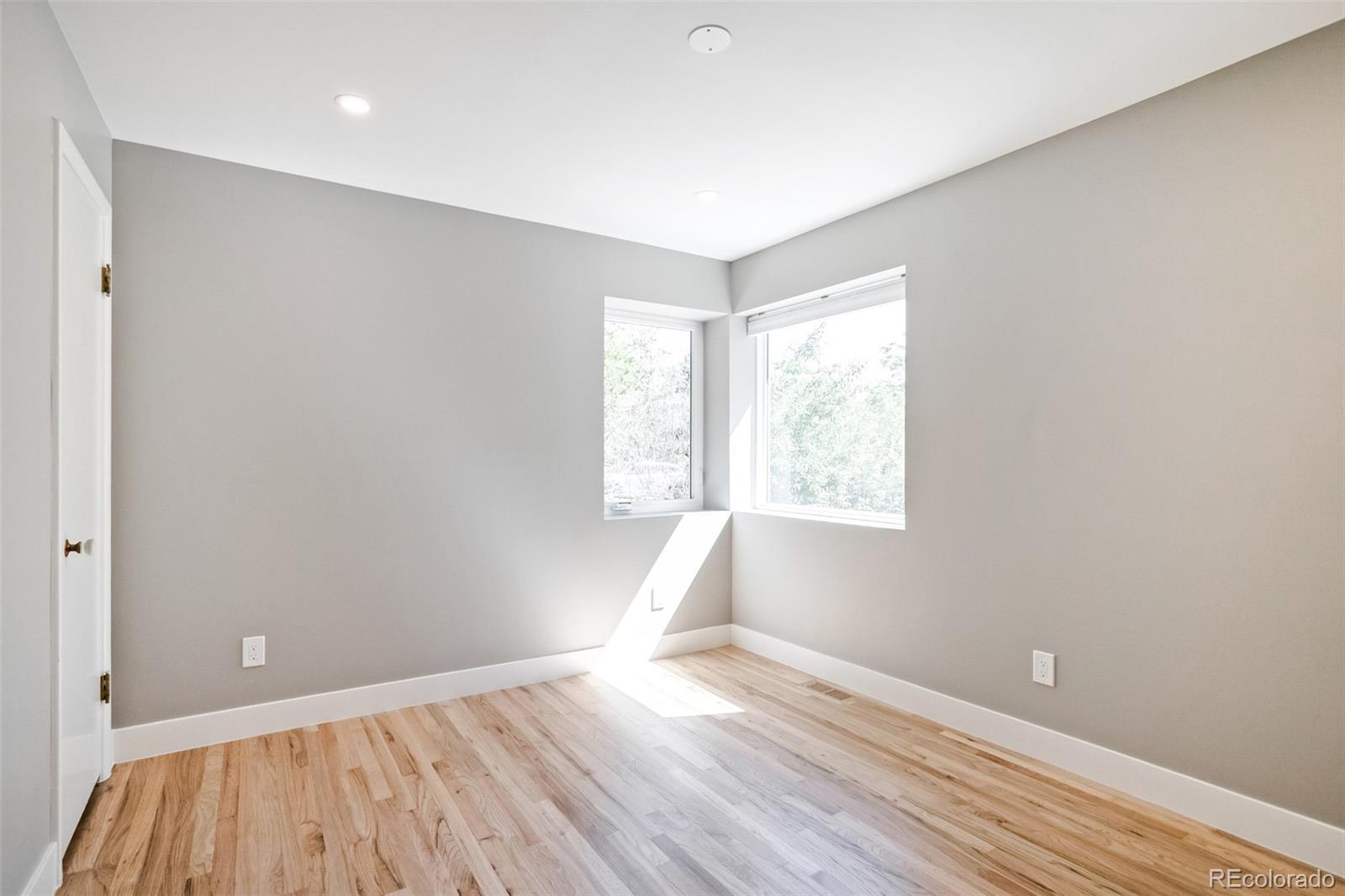 MLS Image #12 for 2323 n niagara street,denver, Colorado