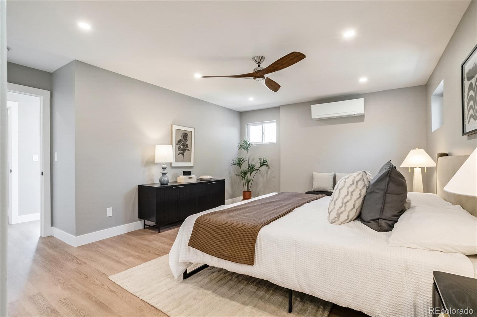 MLS Image #14 for 2323 n niagara street,denver, Colorado