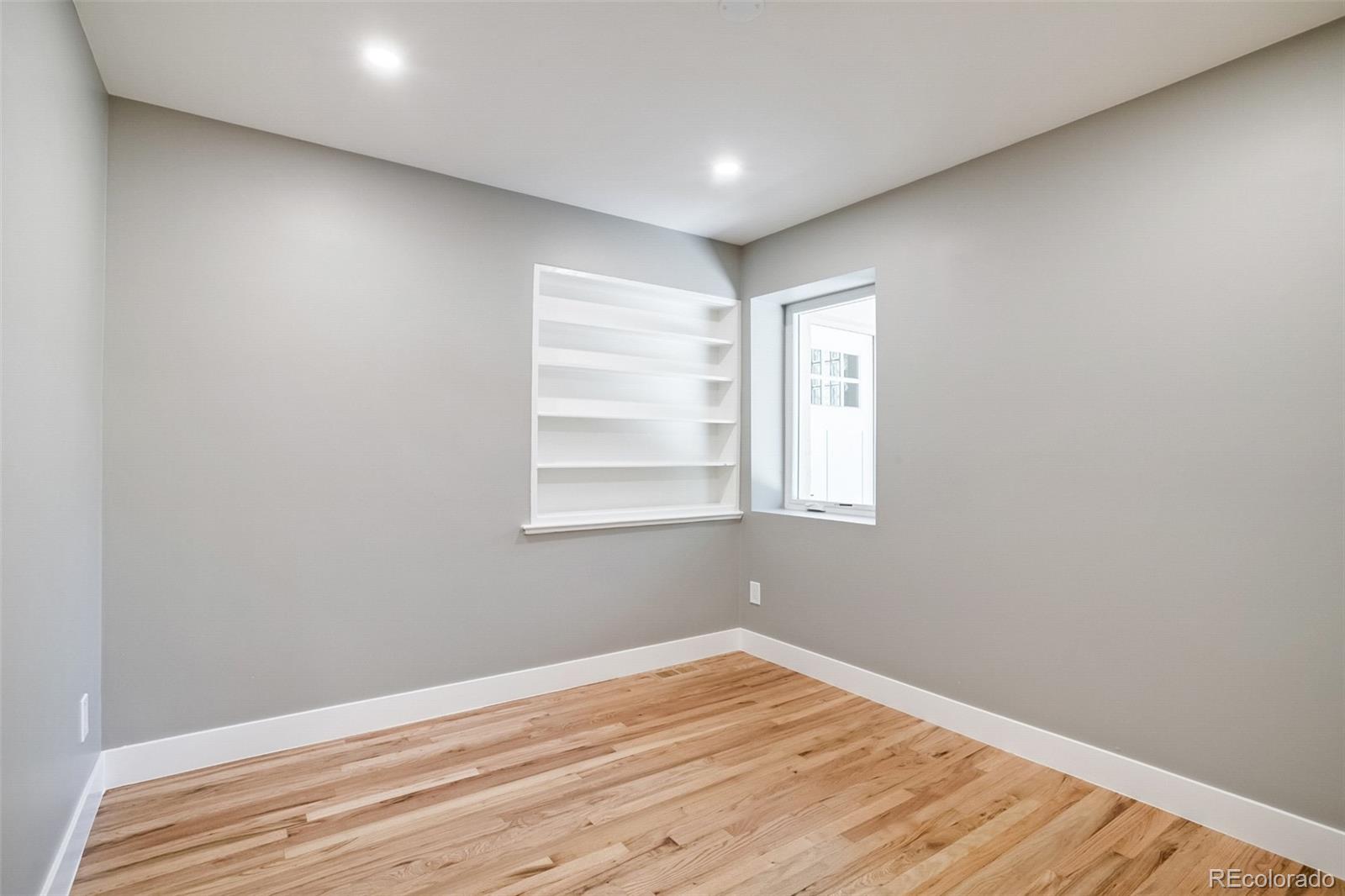 MLS Image #4 for 2323 n niagara street,denver, Colorado