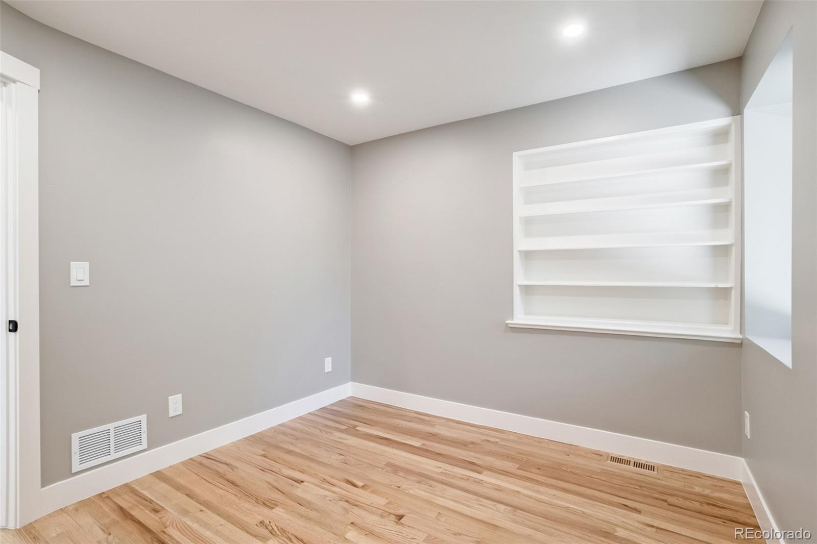 MLS Image #5 for 2323 n niagara street,denver, Colorado