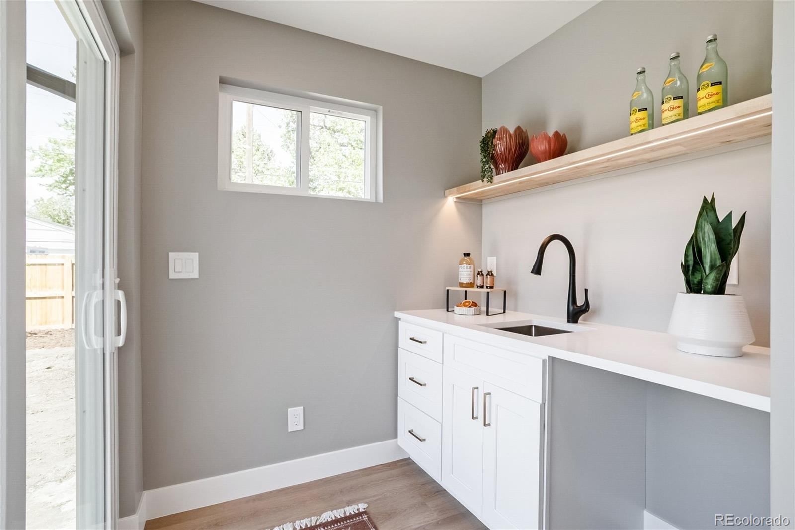 MLS Image #7 for 2323 n niagara street,denver, Colorado
