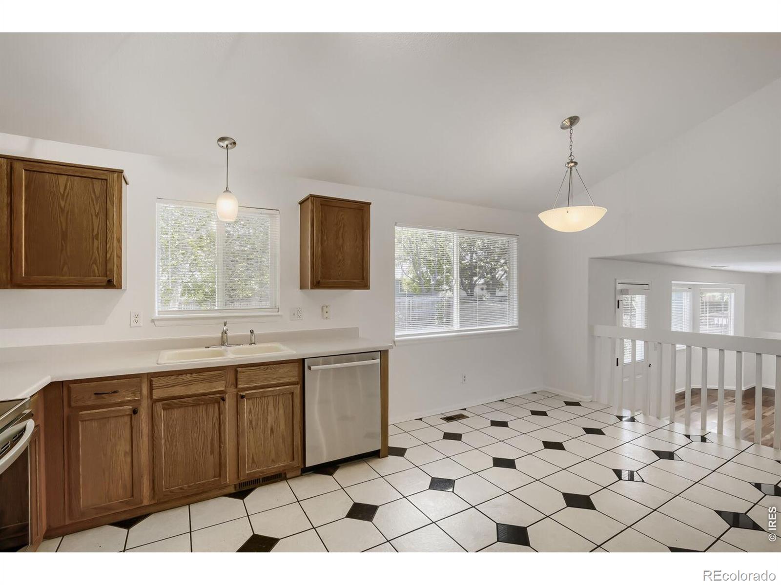 MLS Image #10 for 1633  deerwood drive,longmont, Colorado