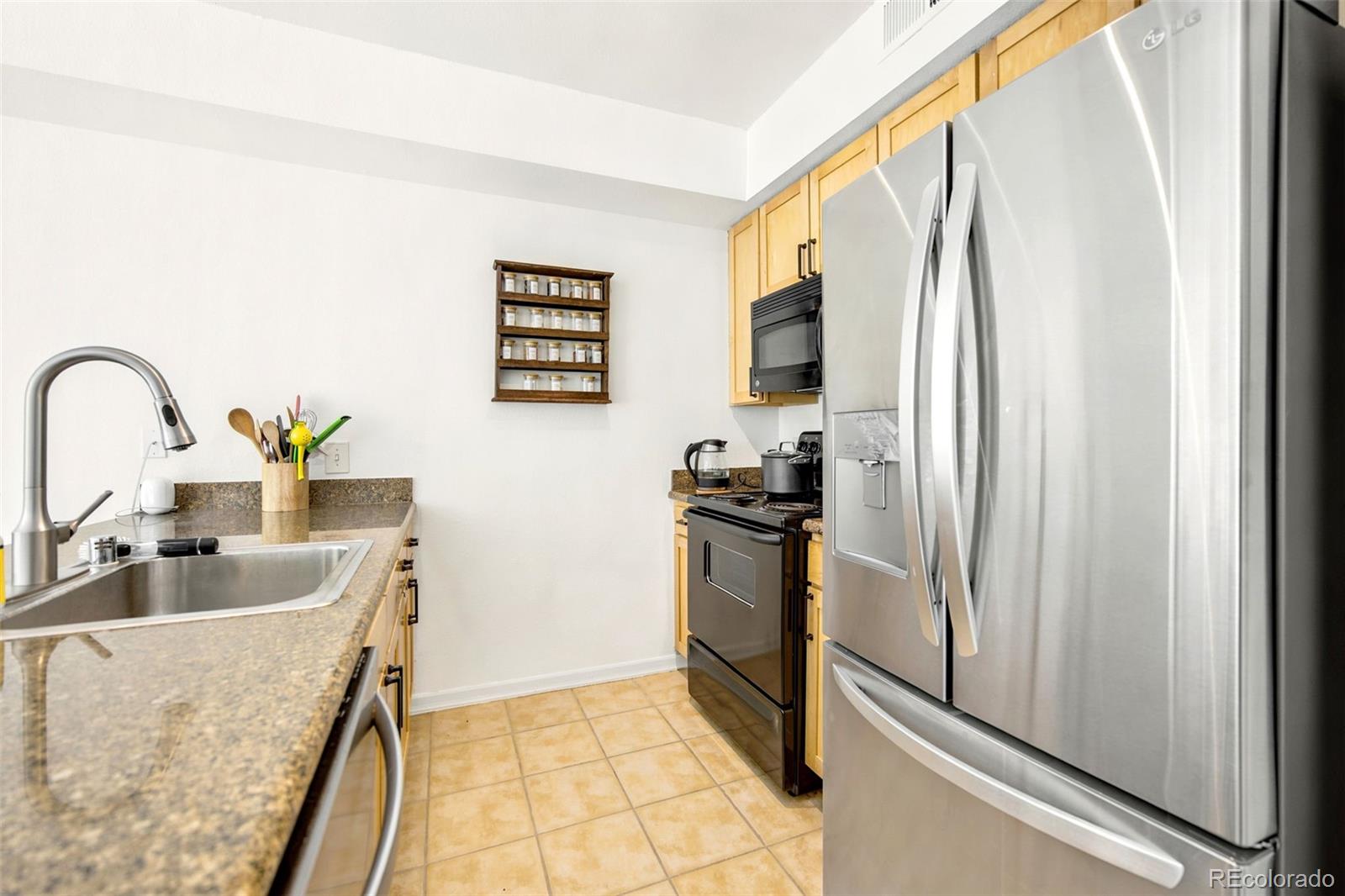 MLS Image #14 for 1623  saint paul street,denver, Colorado