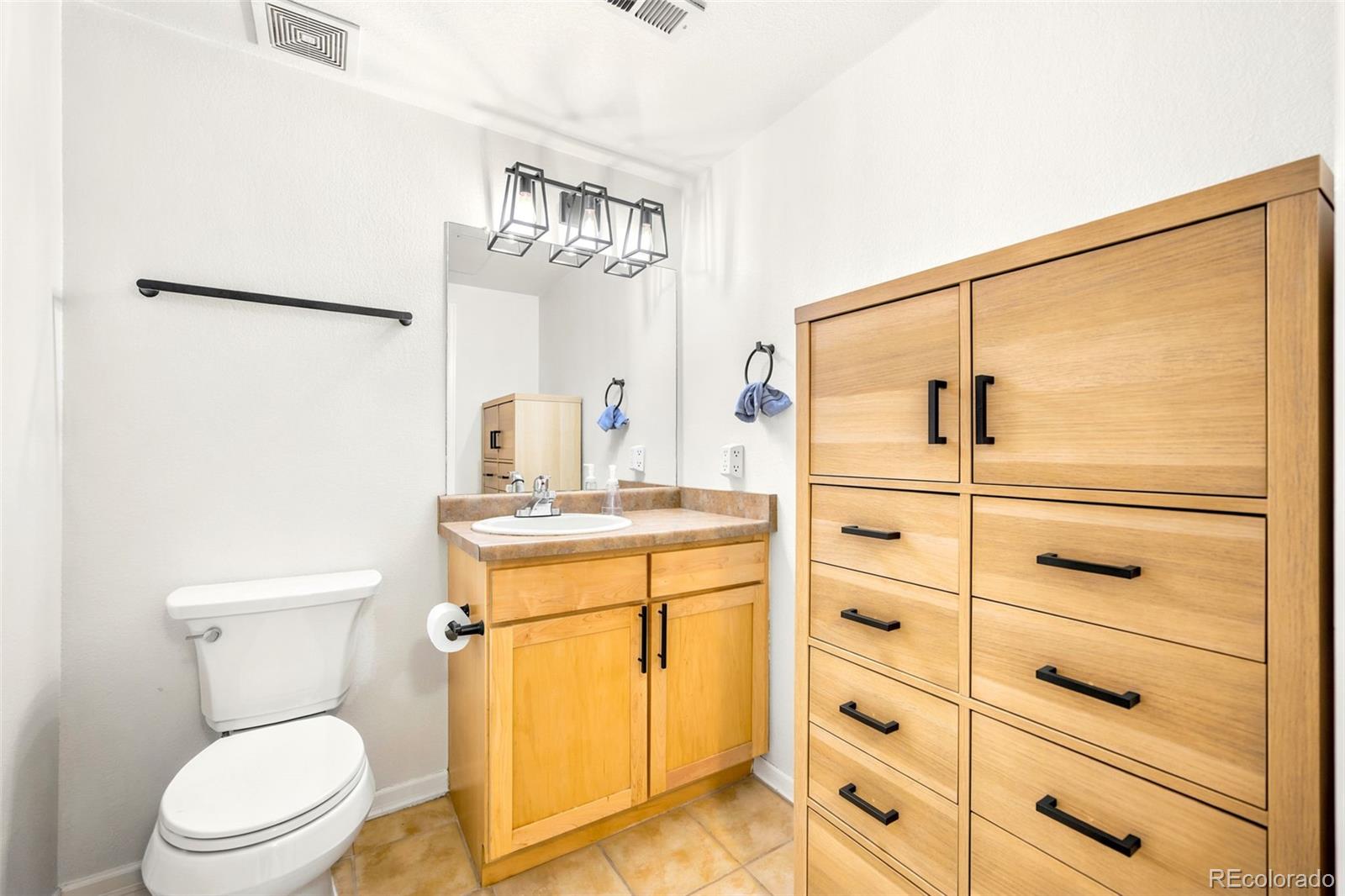 MLS Image #7 for 1623  saint paul street,denver, Colorado